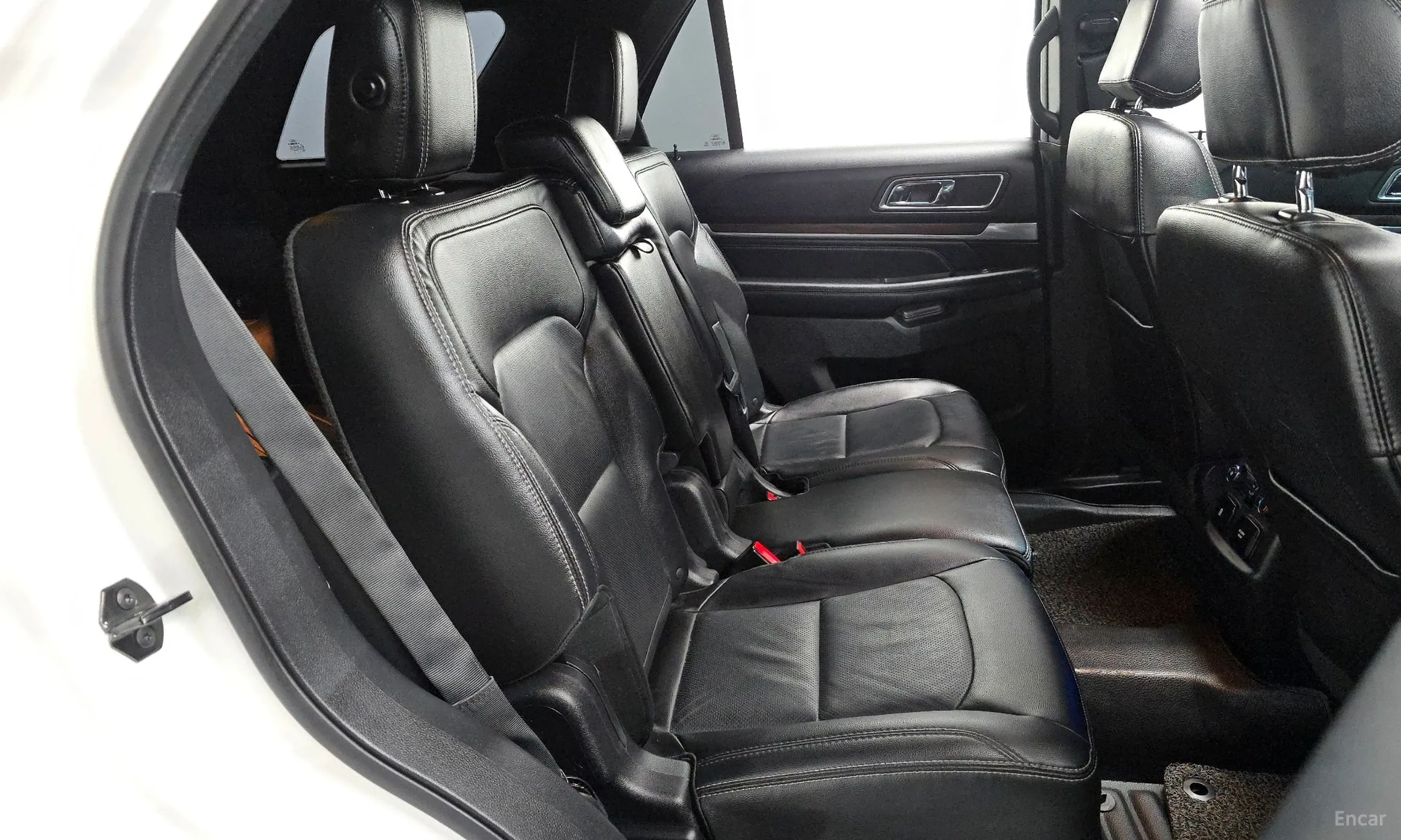 Ford Explorer превью 11