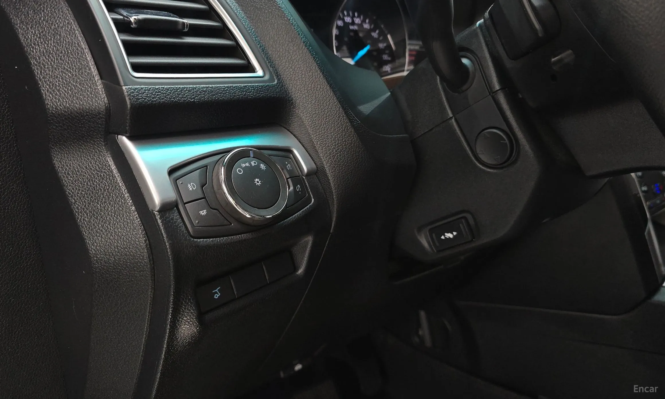 Ford Explorer превью 17