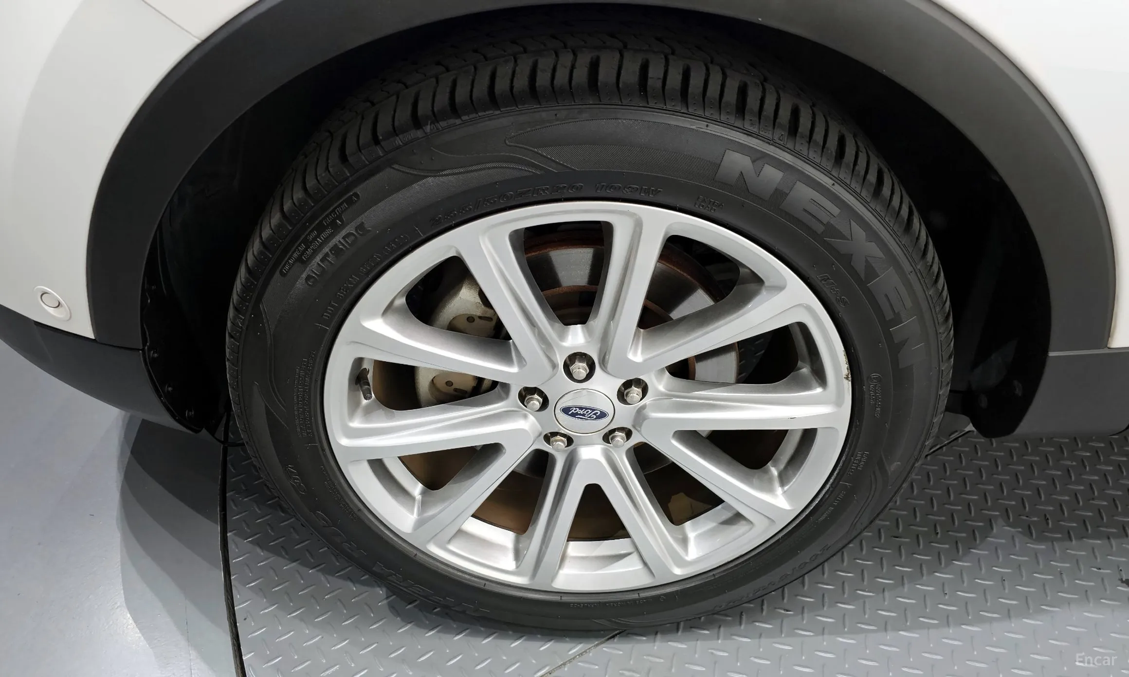 Ford Explorer превью 5