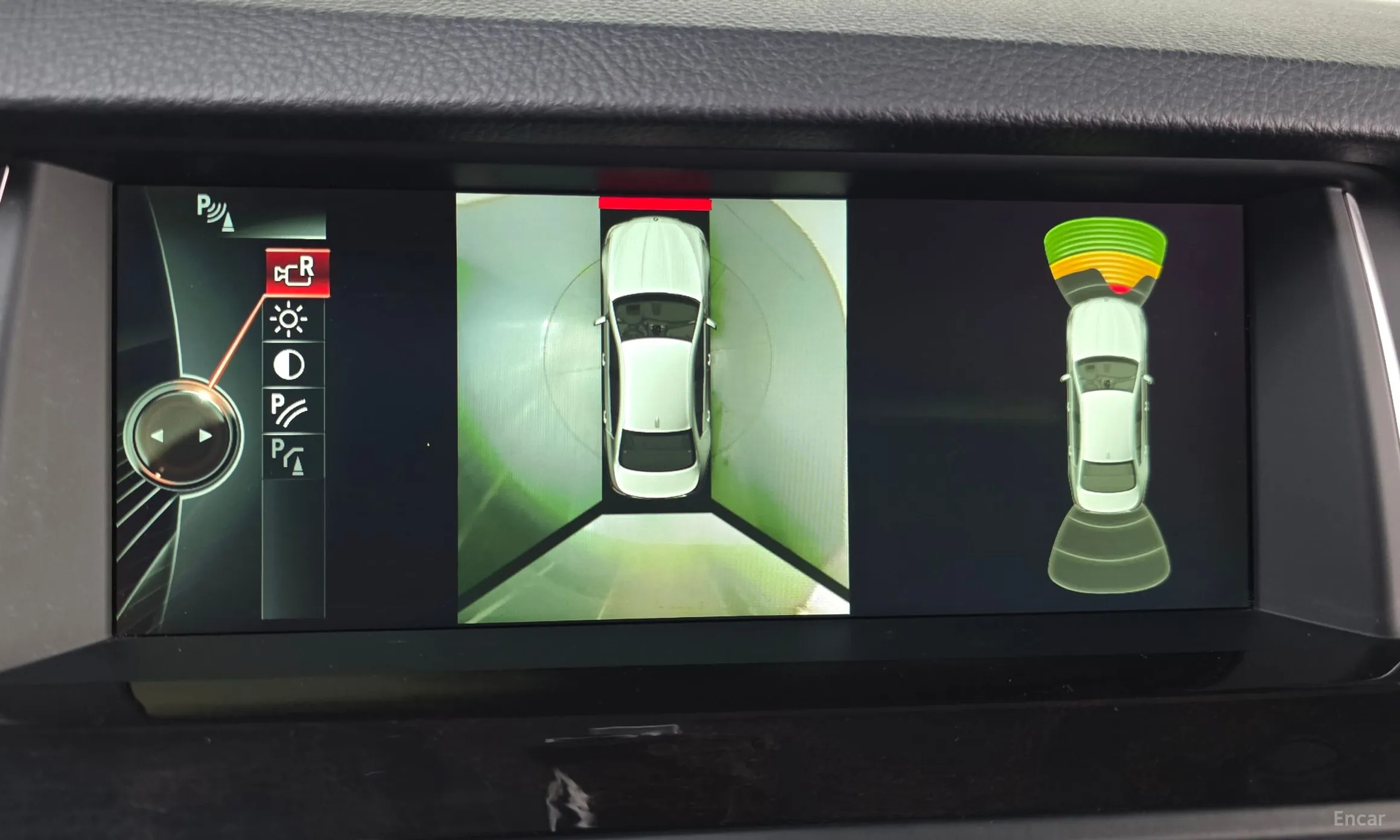 BMW 5 Series (F10) превью 15