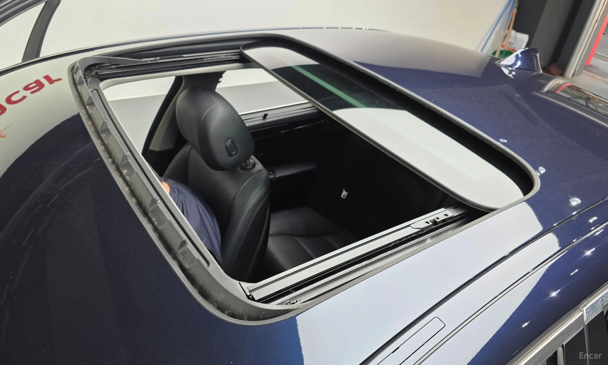 BMW 5 Series (F10) превью 19