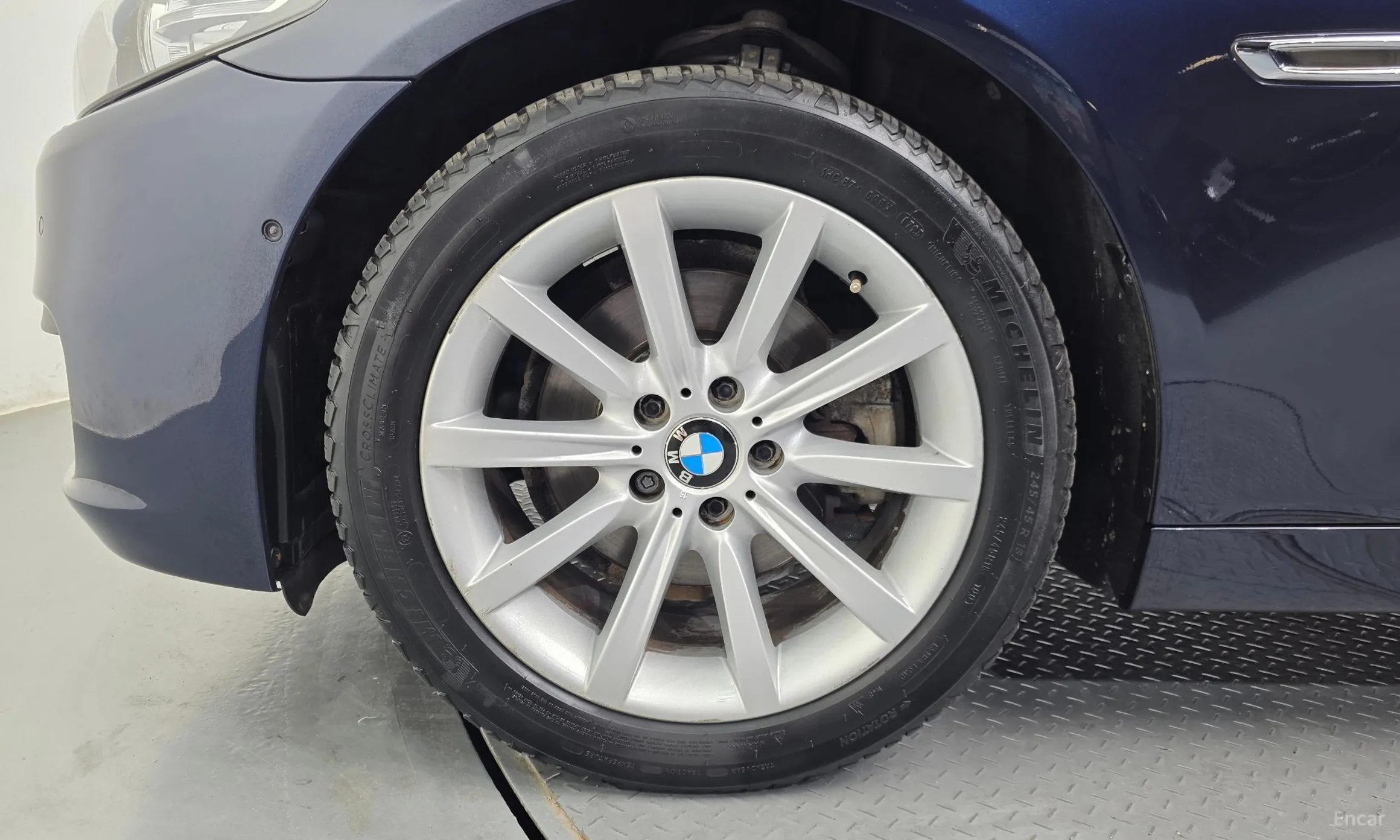 BMW 5 Series (F10) превью 5
