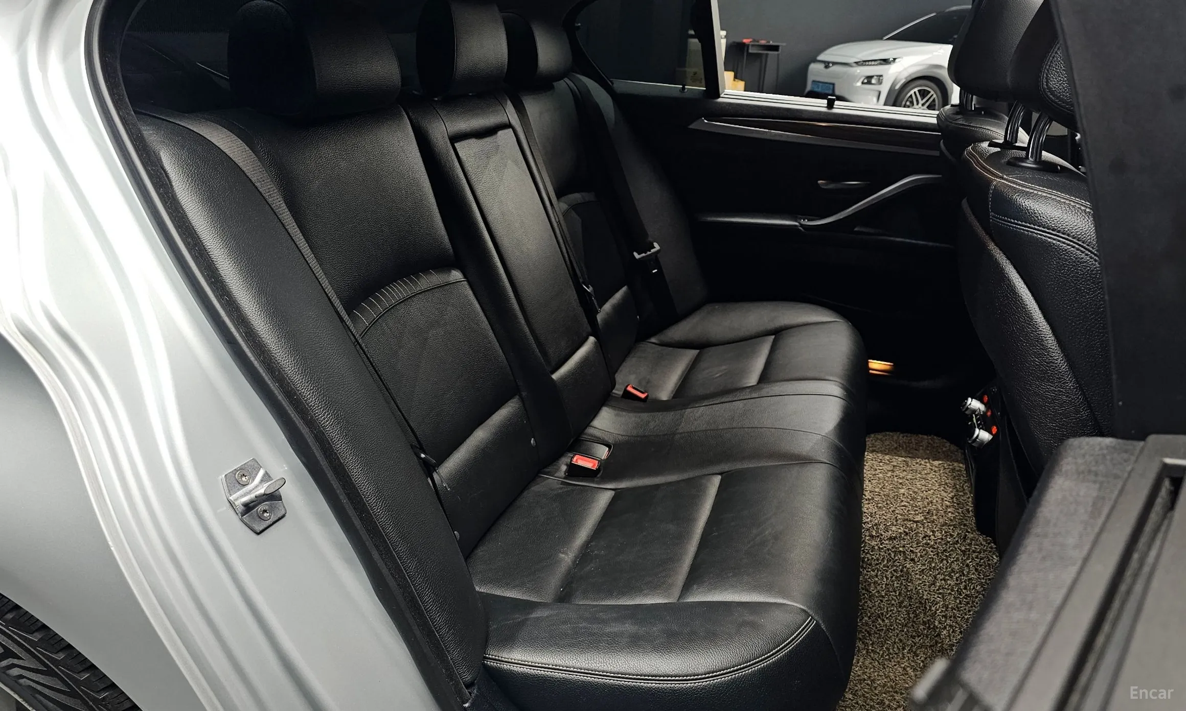 BMW 5 Series (F10) превью 11