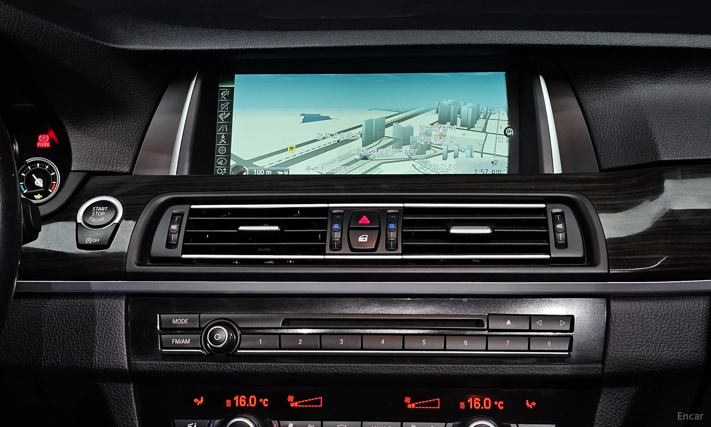 BMW 5 Series (F10) превью 14