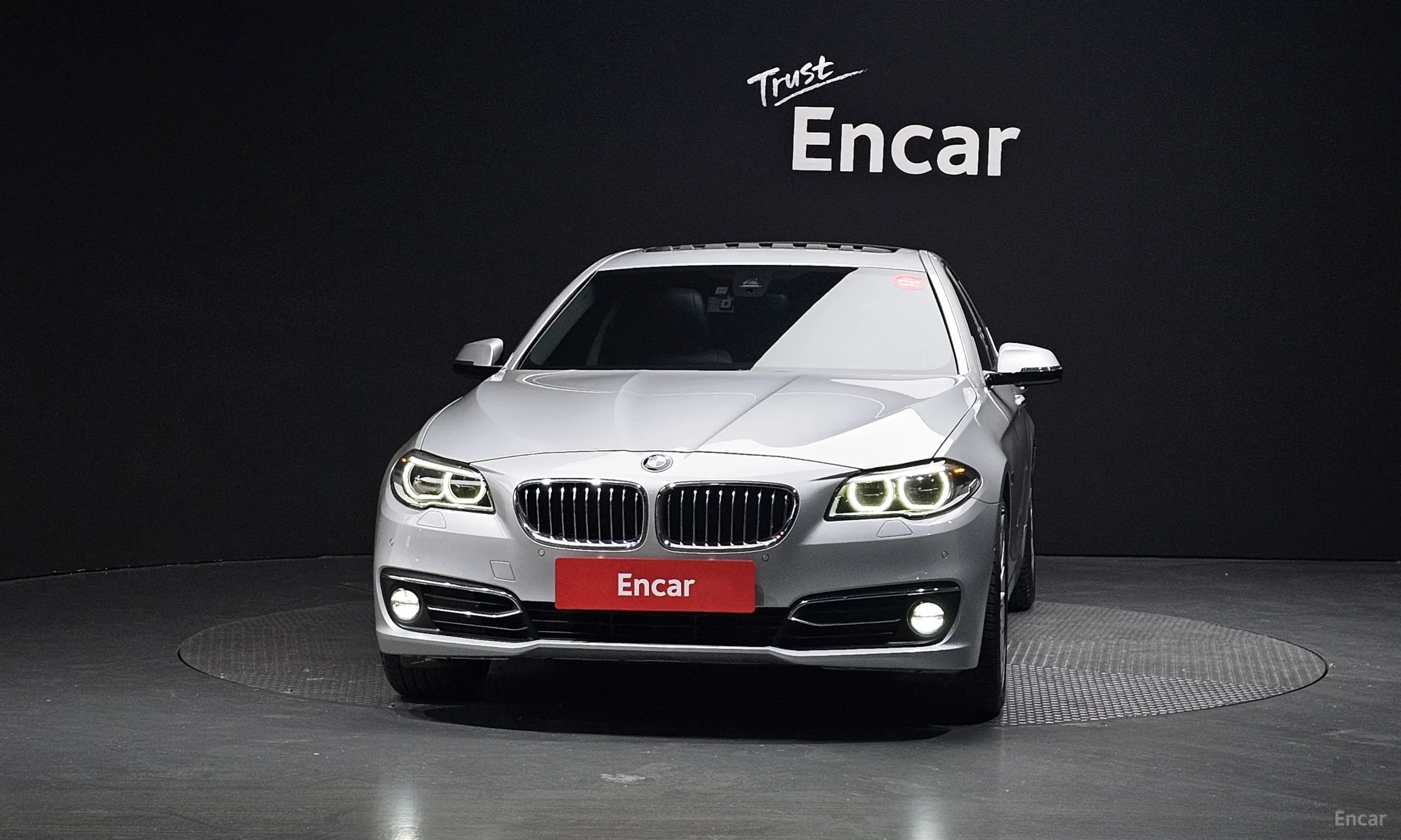 BMW 5 Series (F10) превью 3