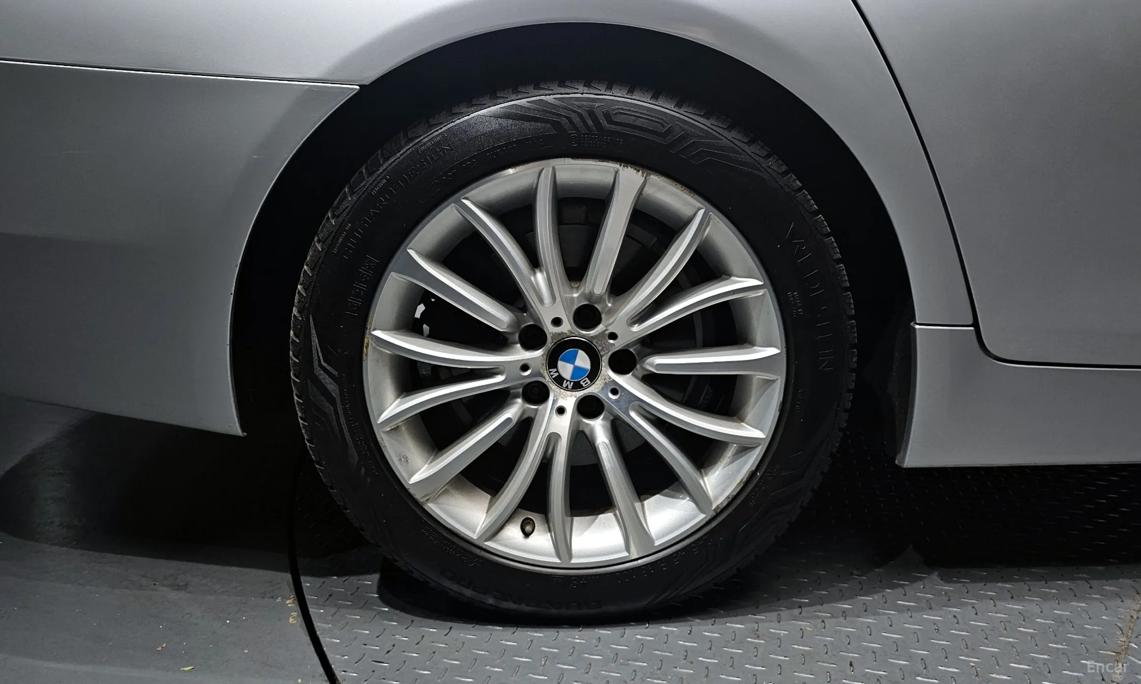 BMW 5 Series (F10) превью 5