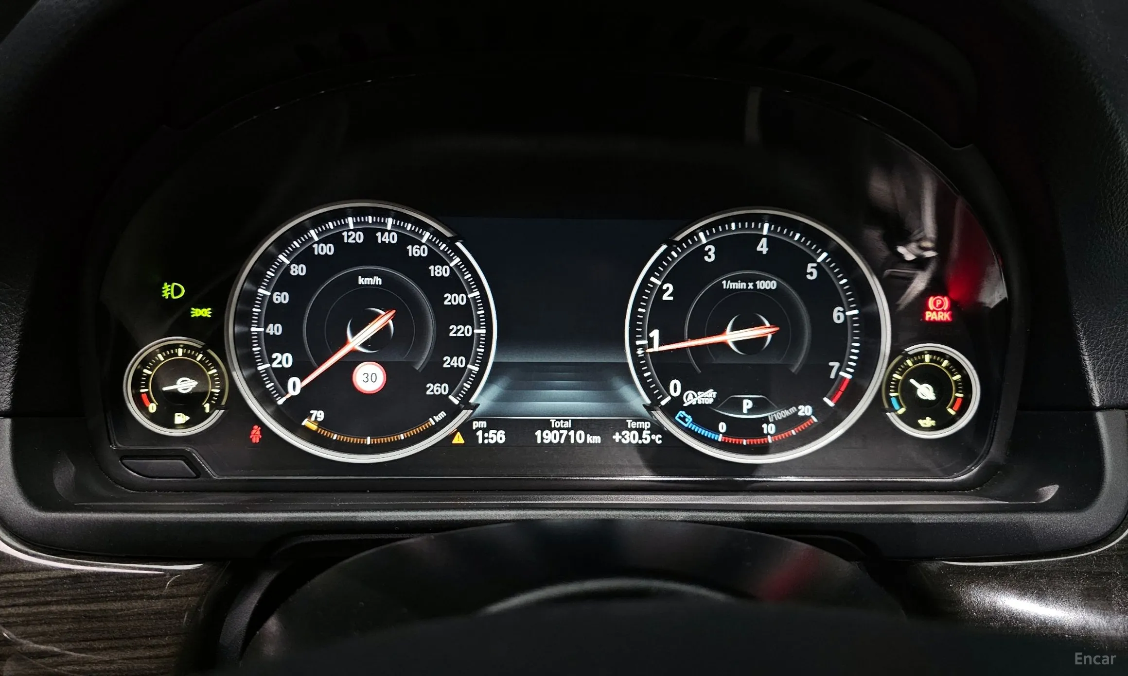 BMW 5 Series (F10) превью 8