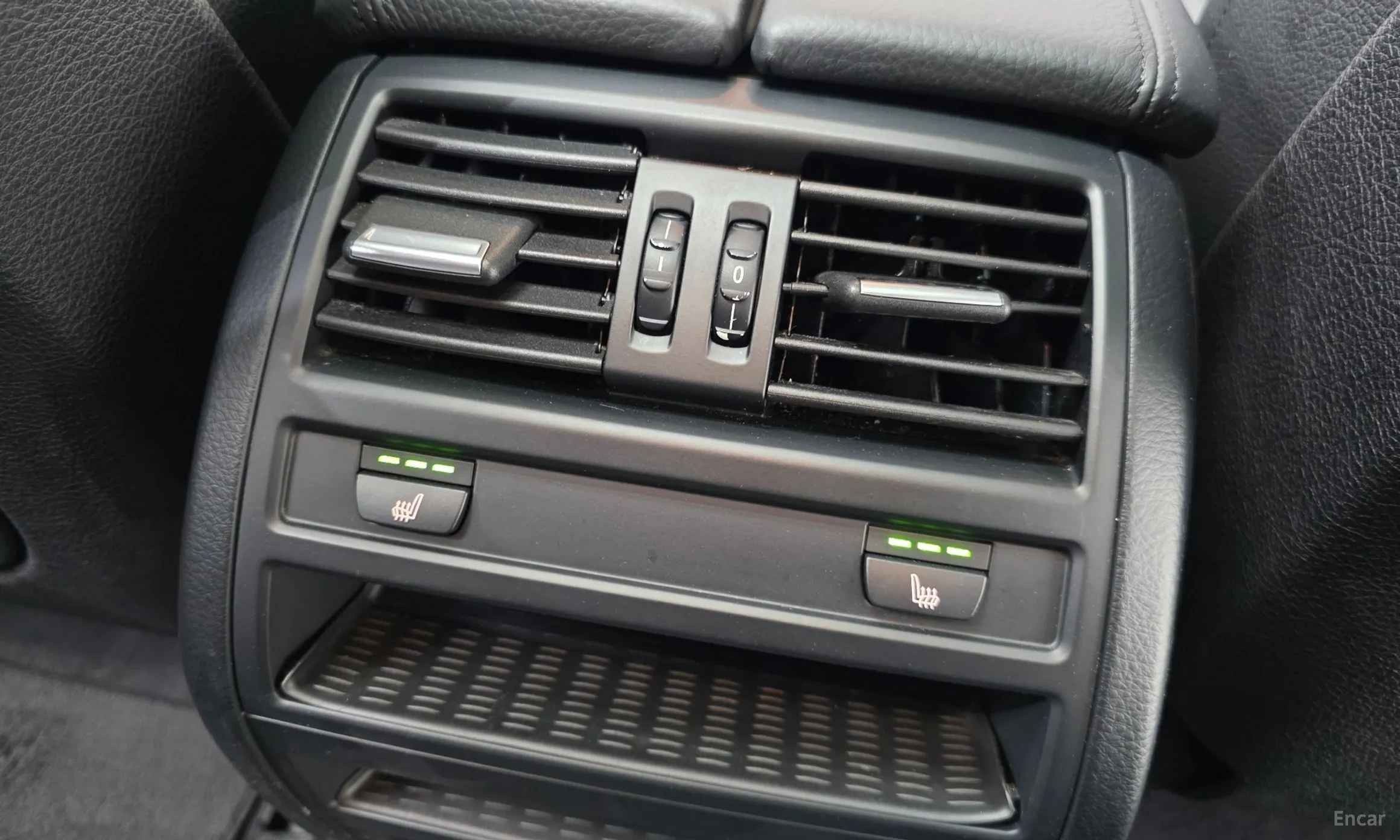 BMW 5 Series (F10) превью 18