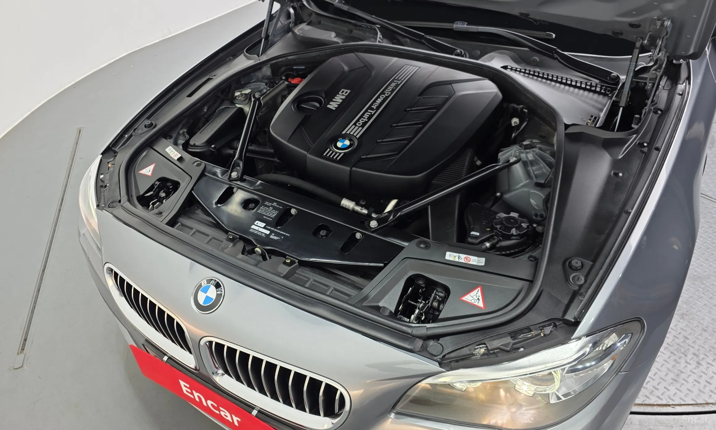 BMW 5 Series (F10) превью 6