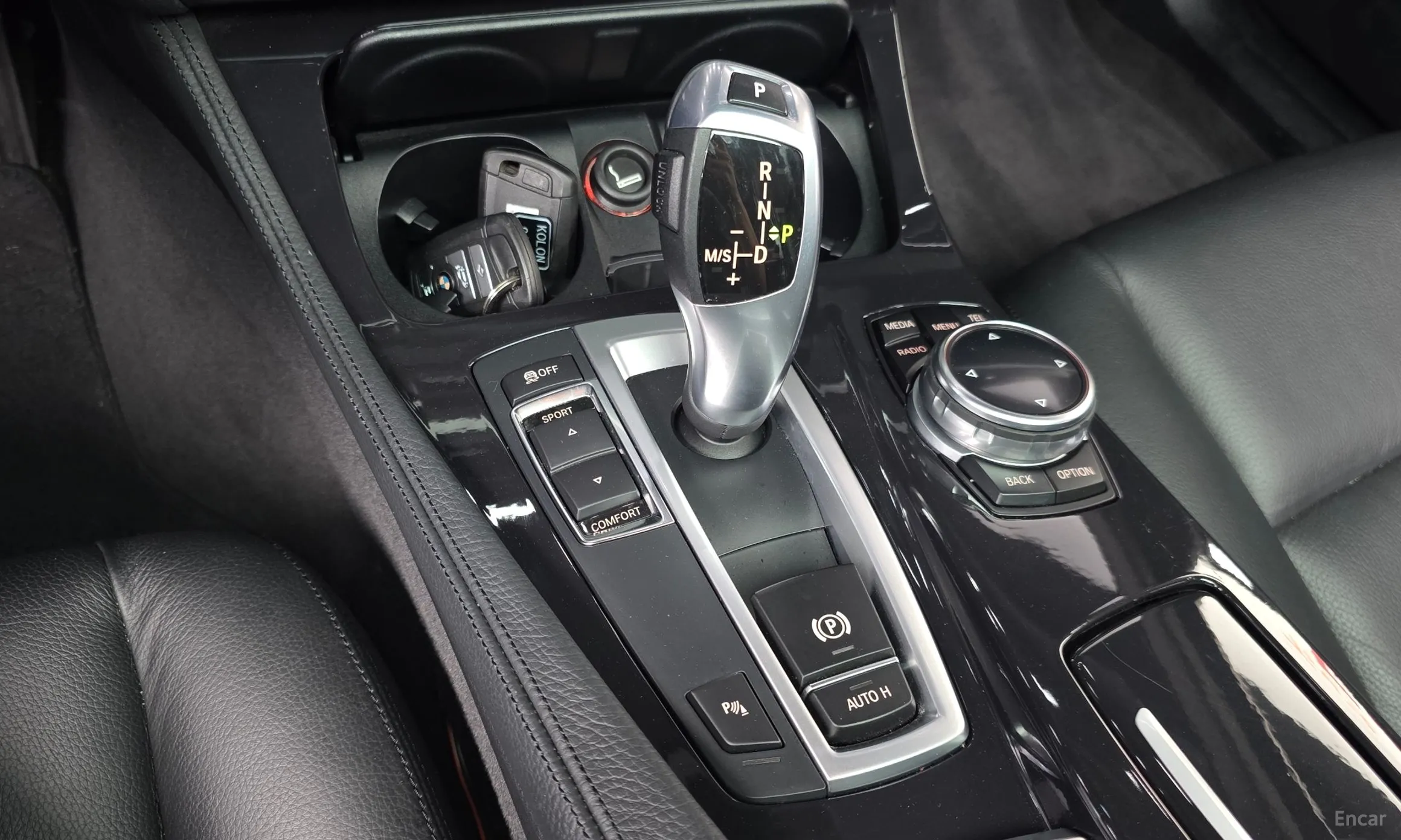 BMW 5 Series (F10) превью 9
