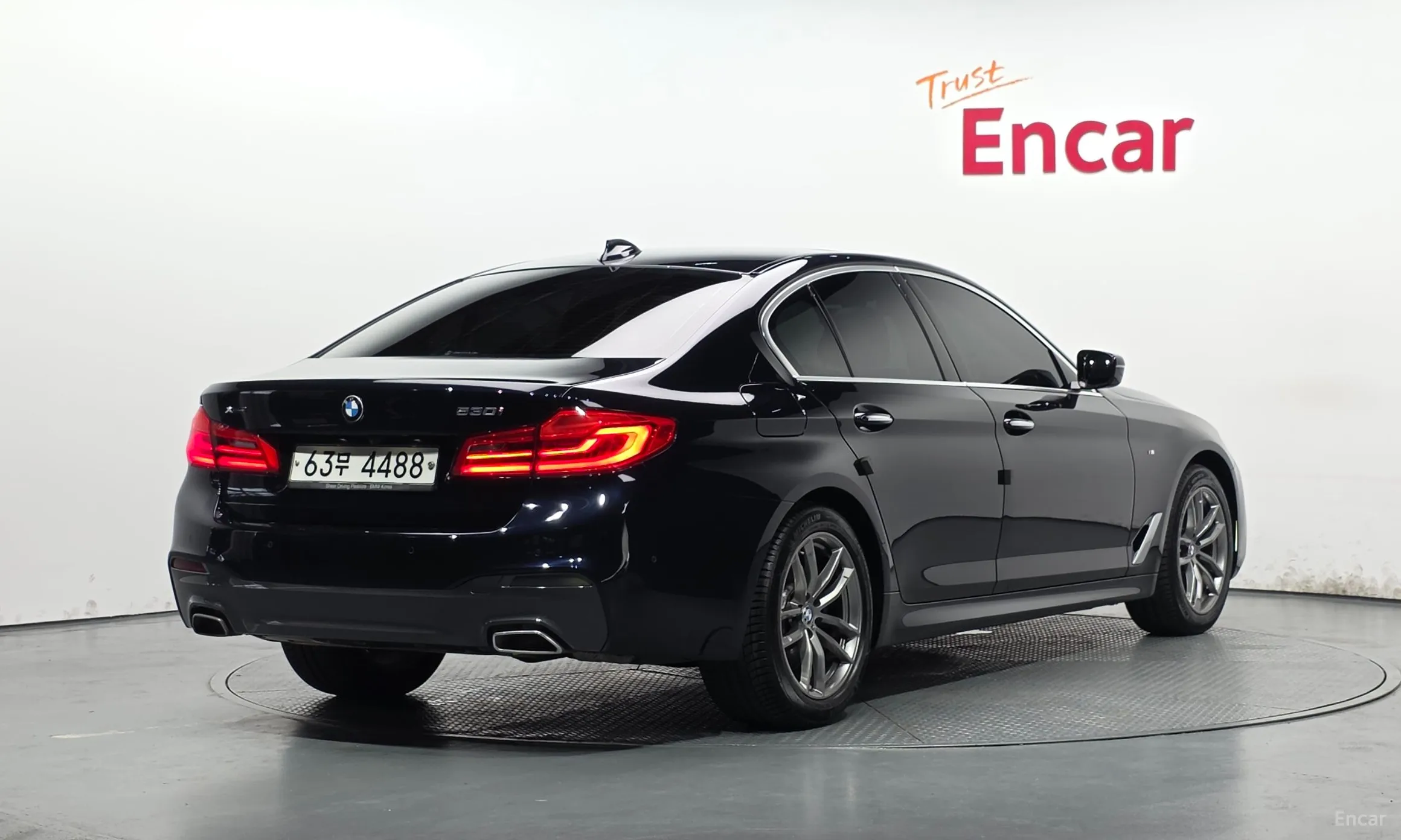 BMW 5 Series (G30) превью 2
