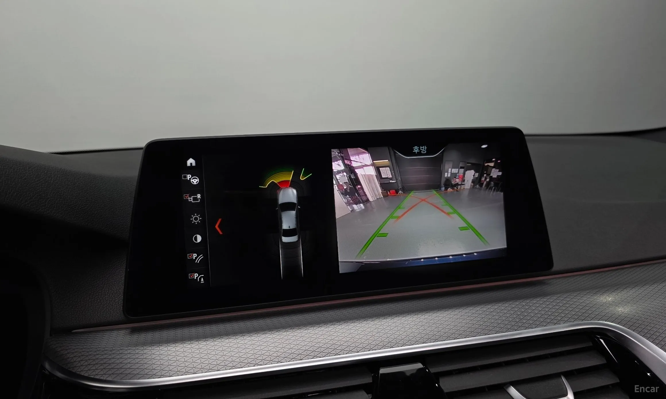BMW 5 Series (G30) превью 16