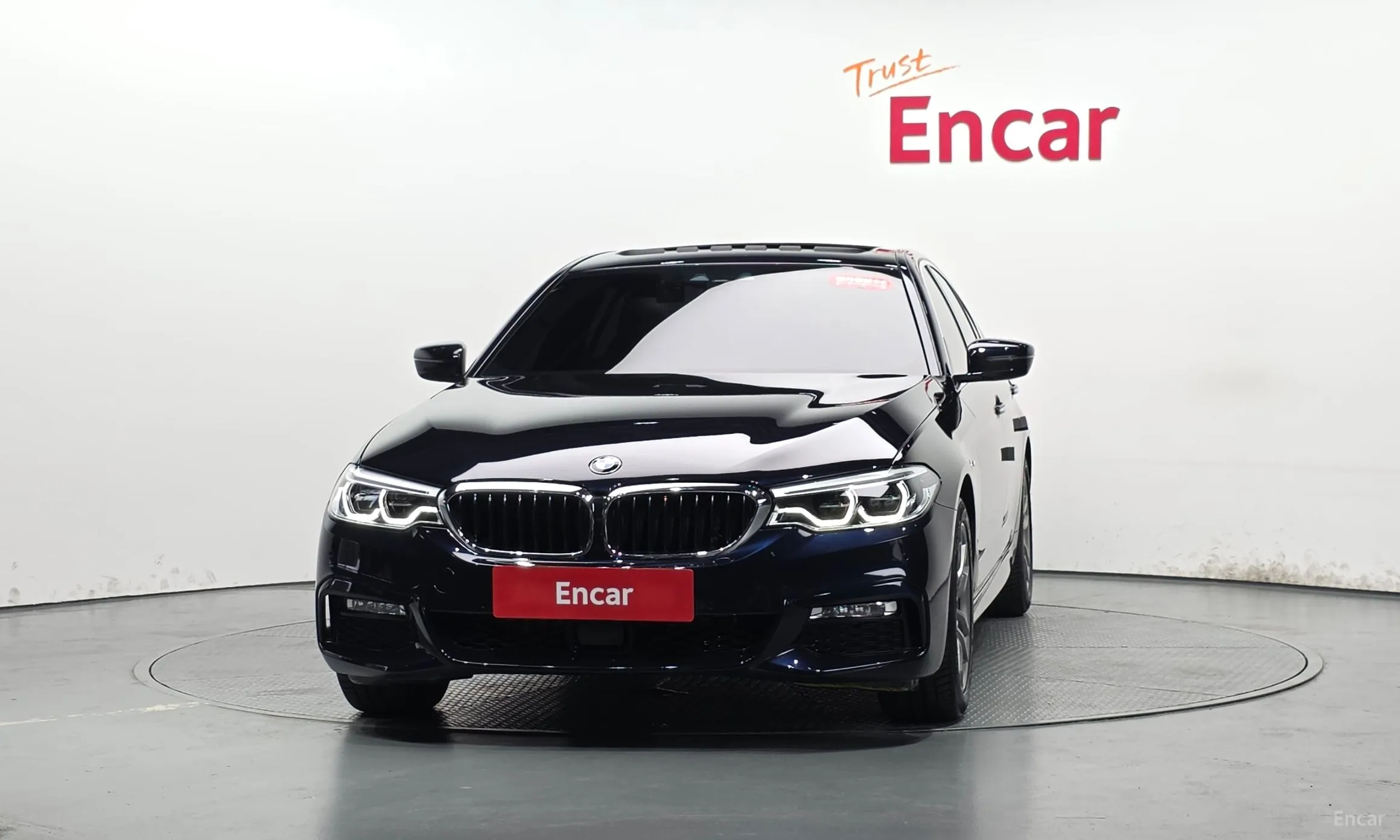 BMW 5 Series (G30) превью 3