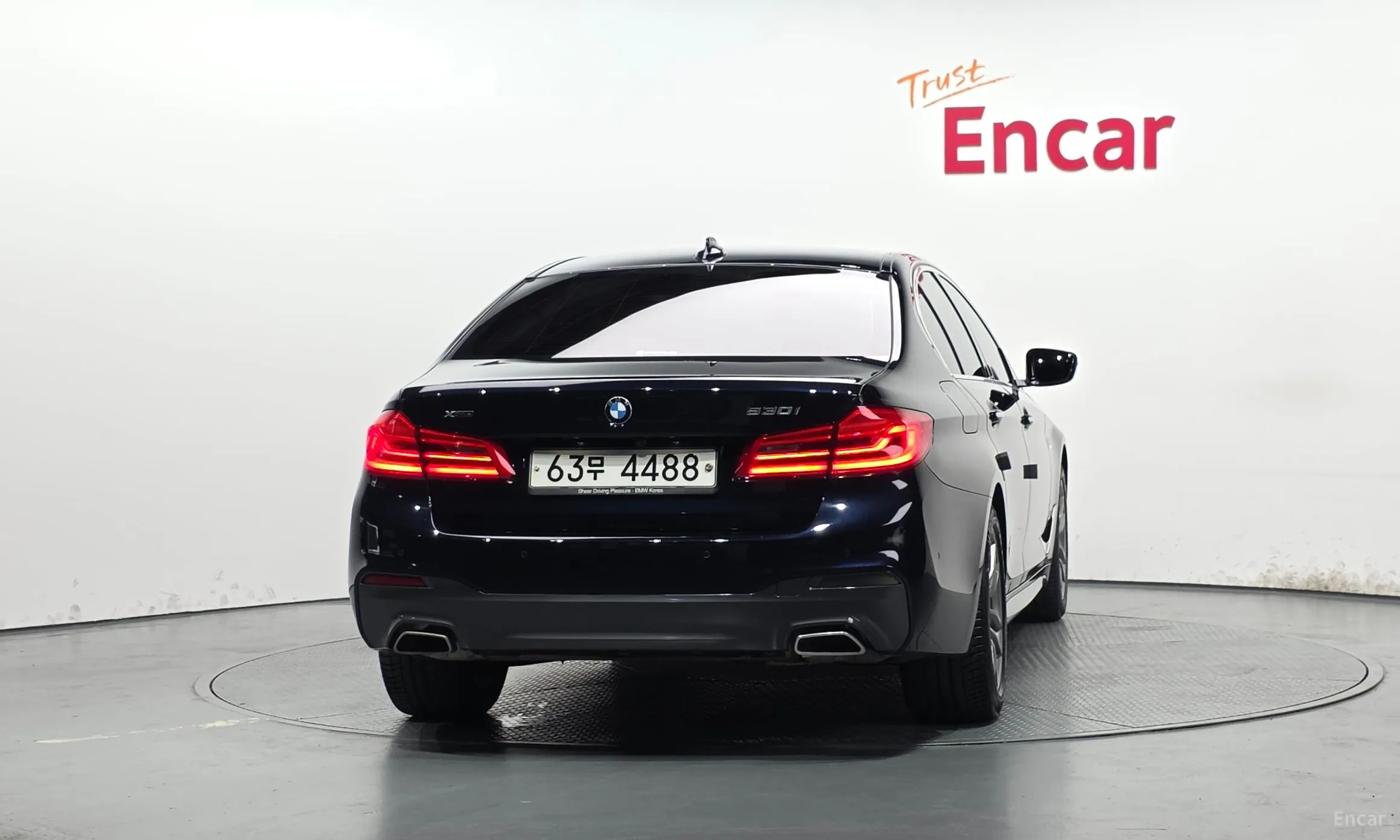 BMW 5 Series (G30) превью 4