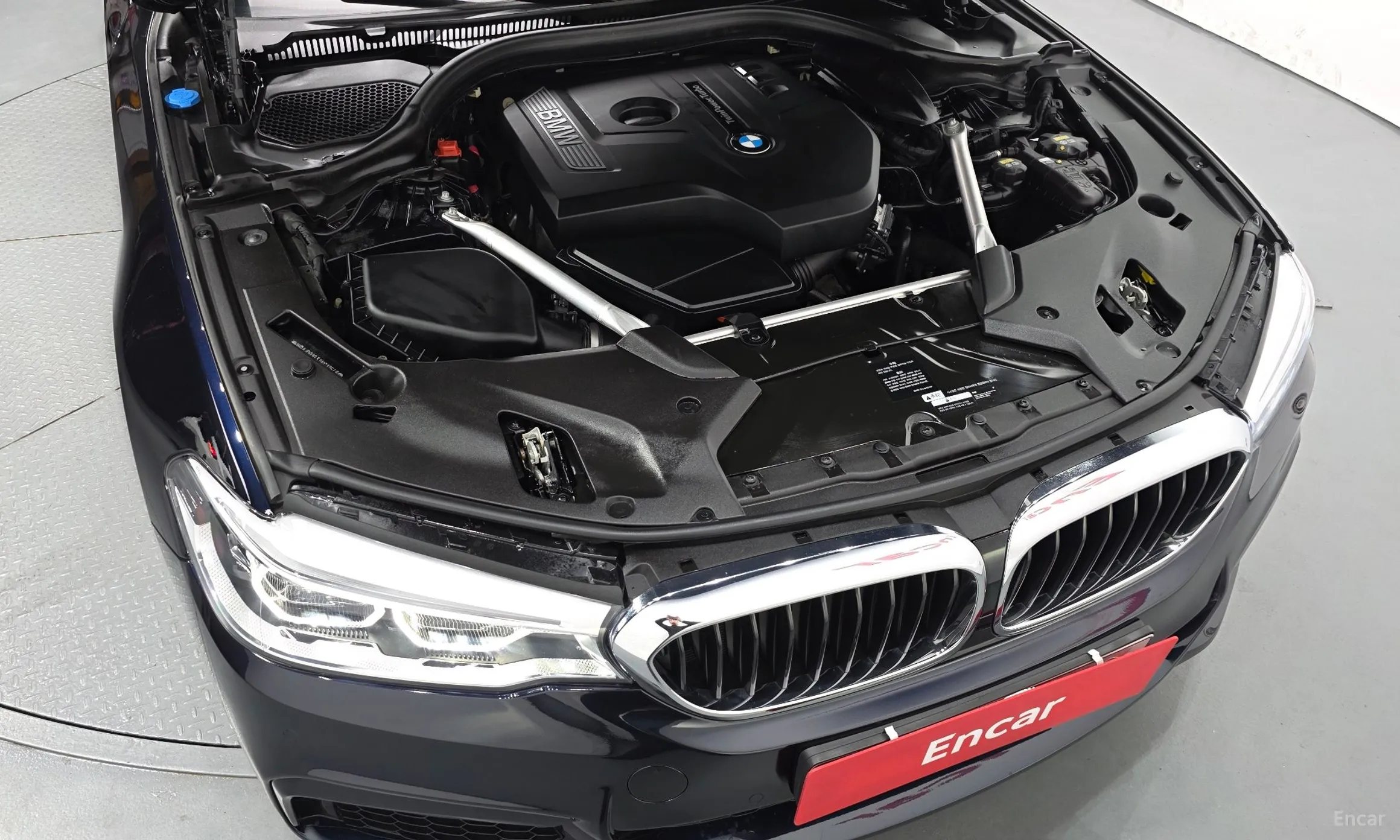 BMW 5 Series (G30) превью 6