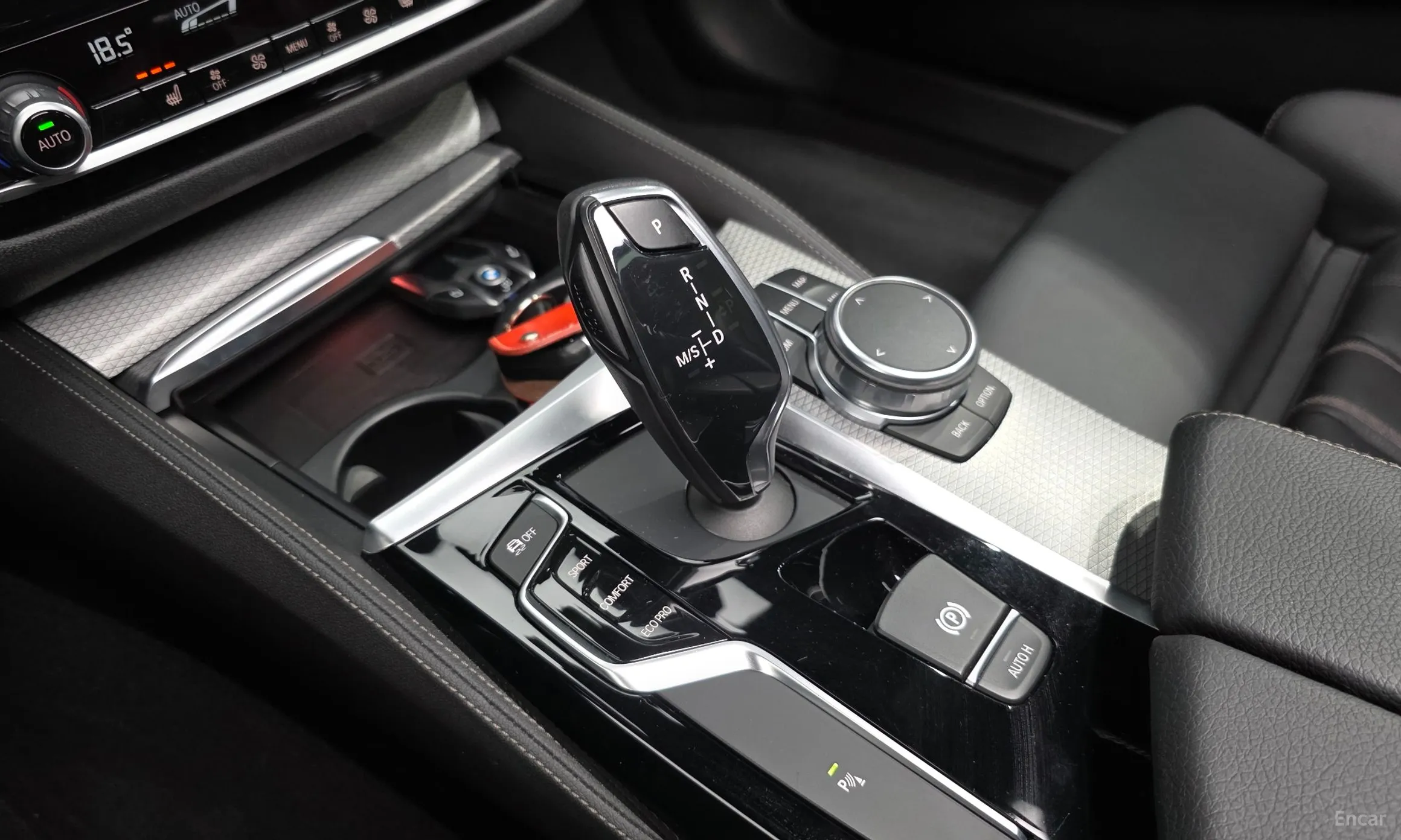 BMW 5 Series (G30) превью 9
