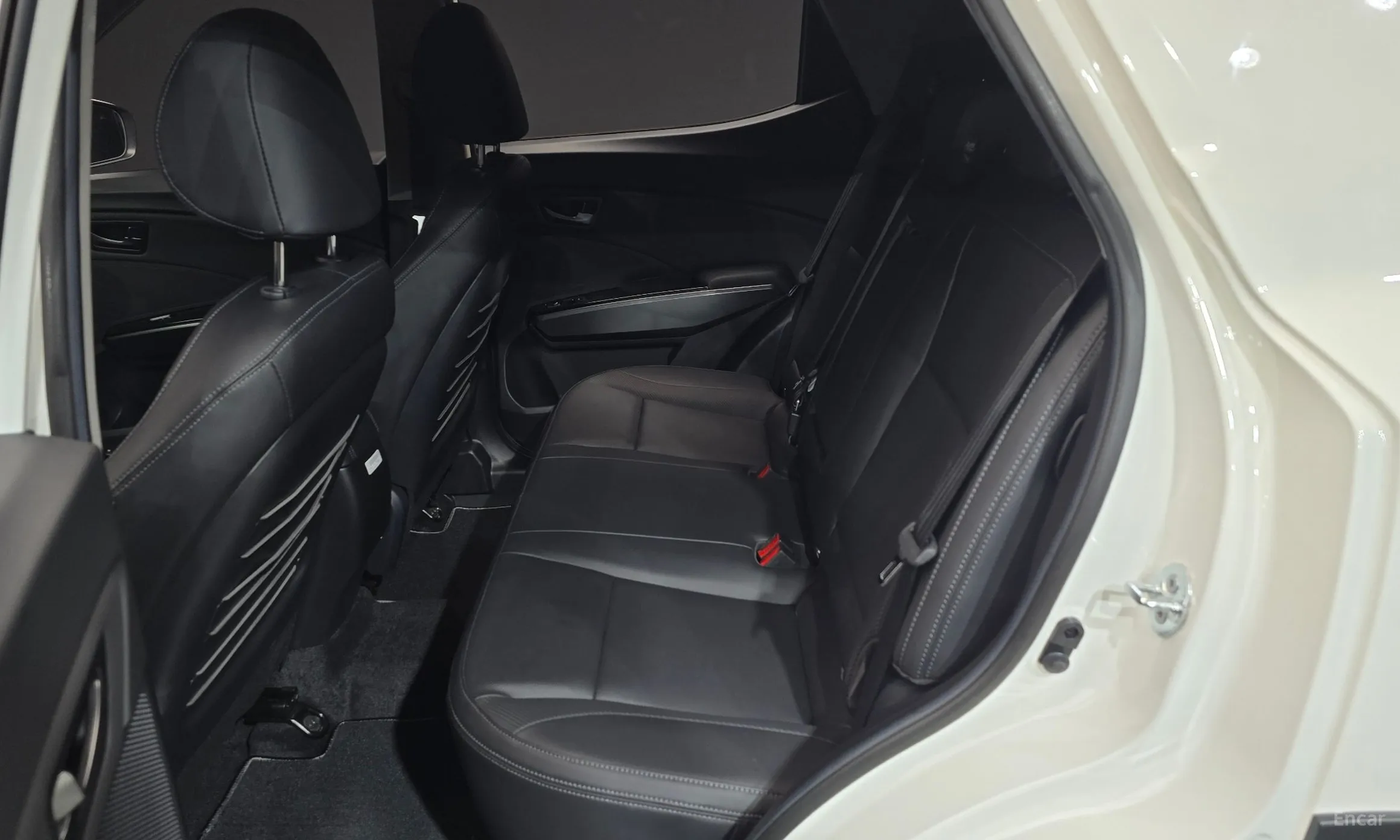 KG Mobility (SsangYong) Tivoli превью 11