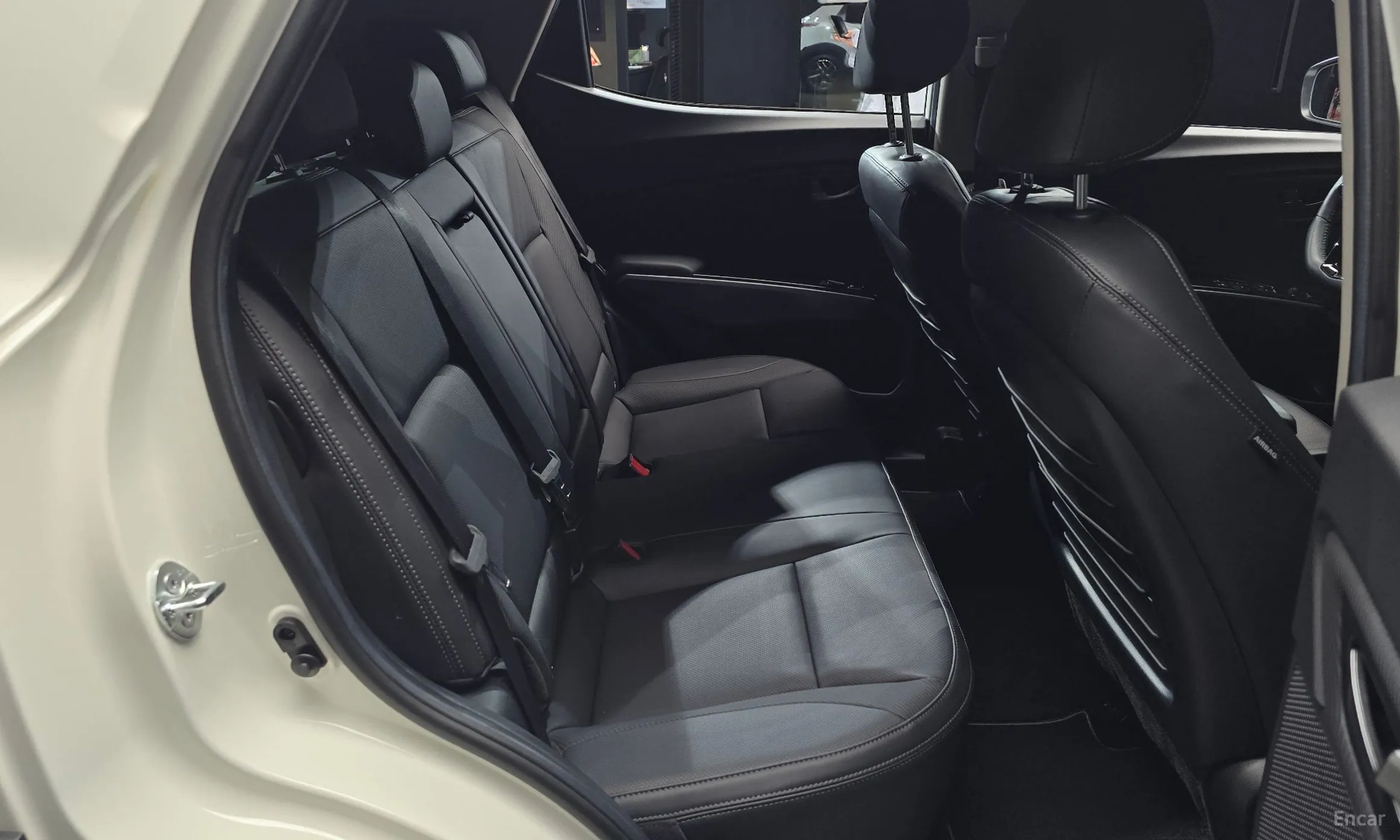 KG Mobility (SsangYong) Tivoli превью 12