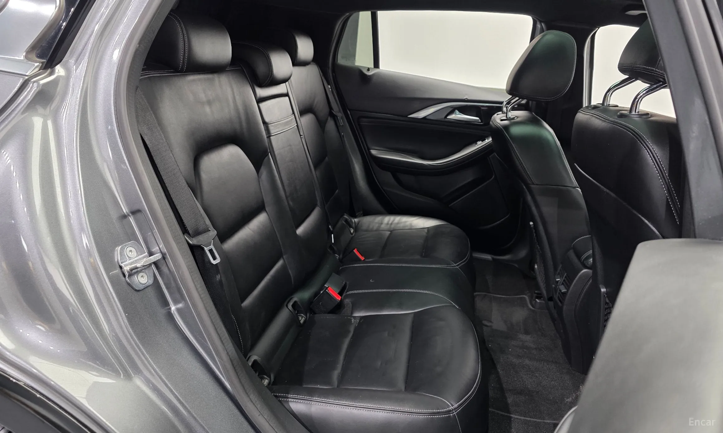 Infiniti Q30 превью 12