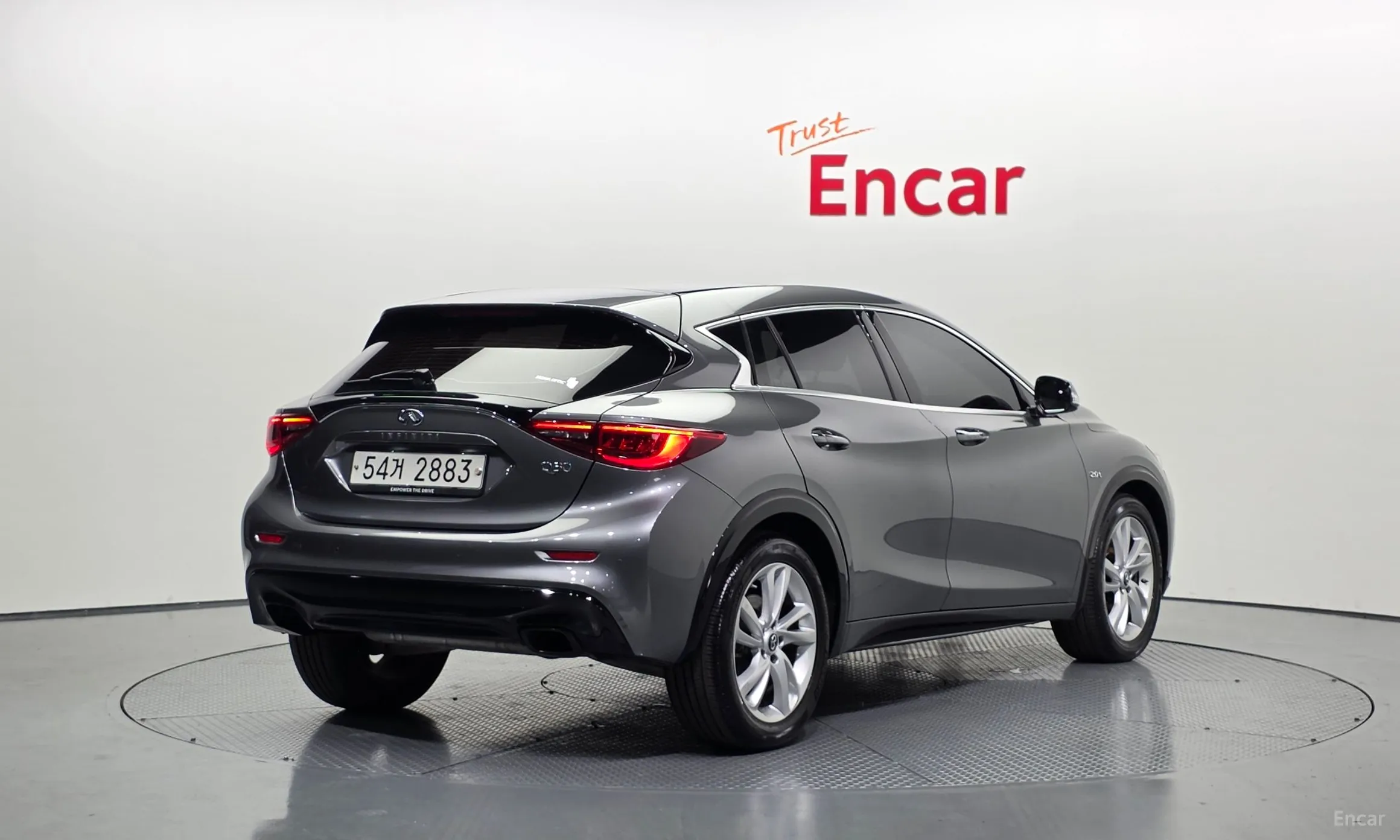 Infiniti Q30 превью 2