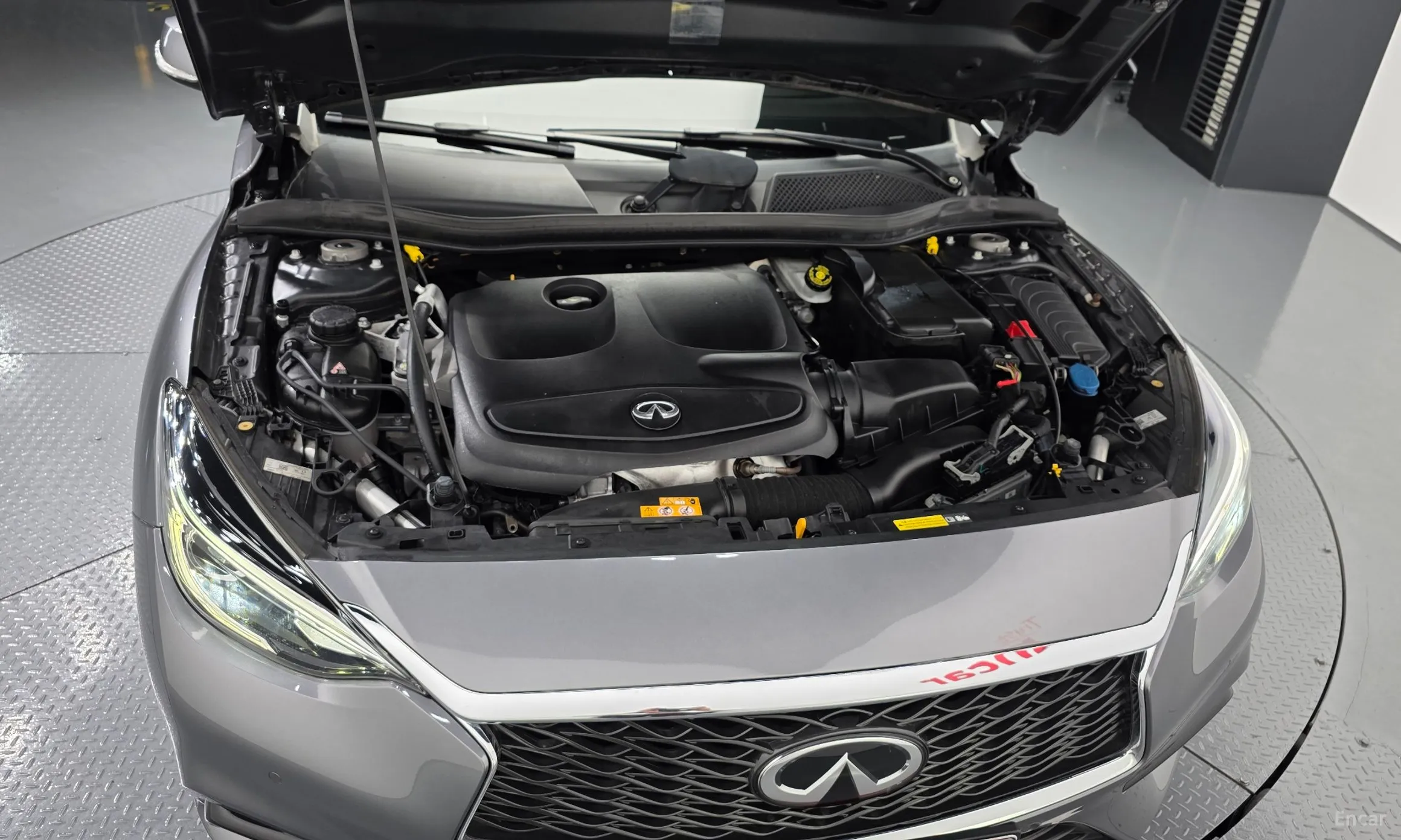 Infiniti Q30 превью 6