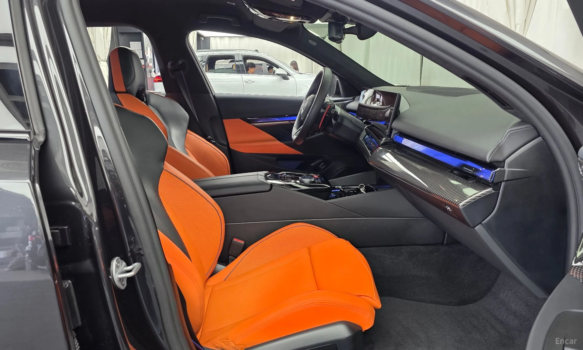 BMW M5 (G90) превью 11