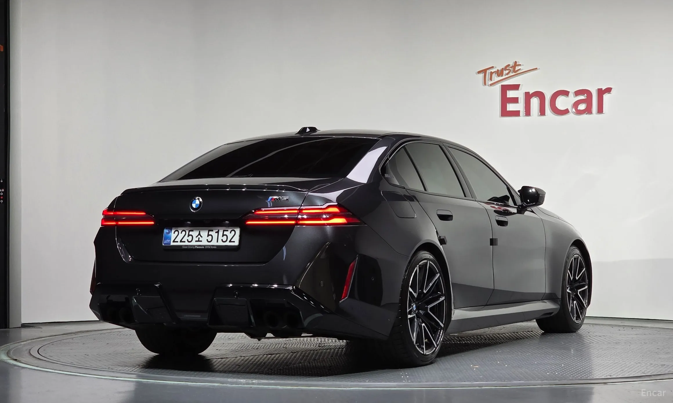 BMW M5 (G90)
