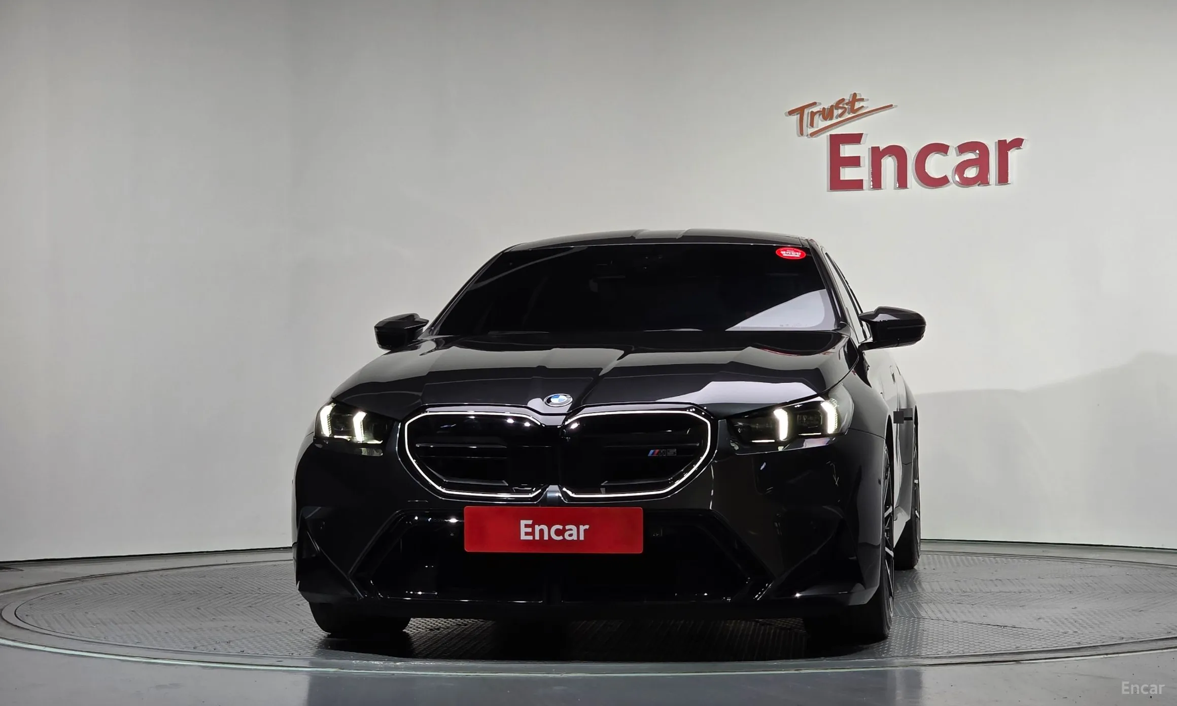 BMW M5 (G90) превью 3