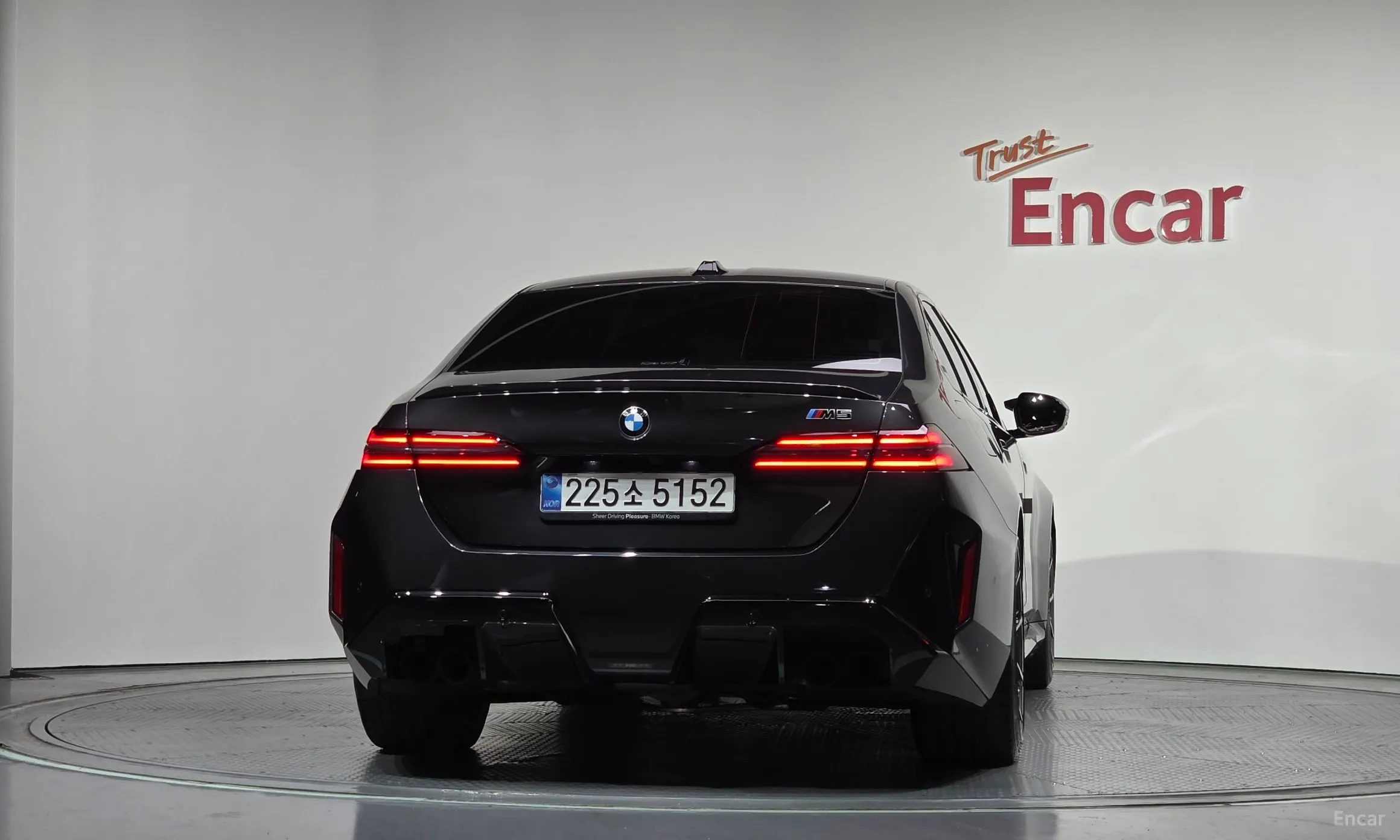 BMW M5 (G90) превью 4