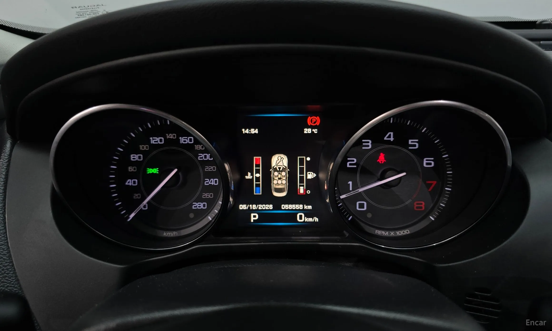 Jaguar XE превью 8