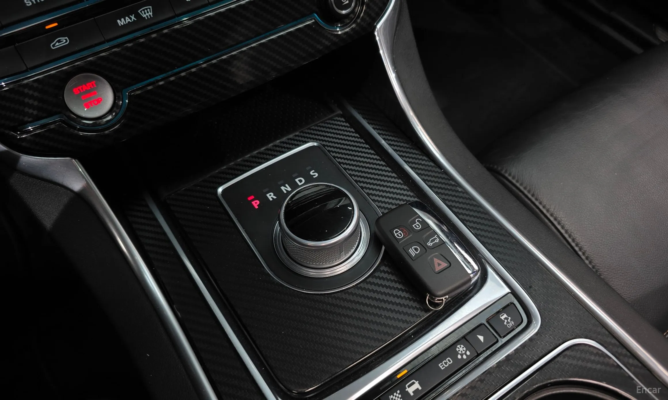 Jaguar XE превью 9