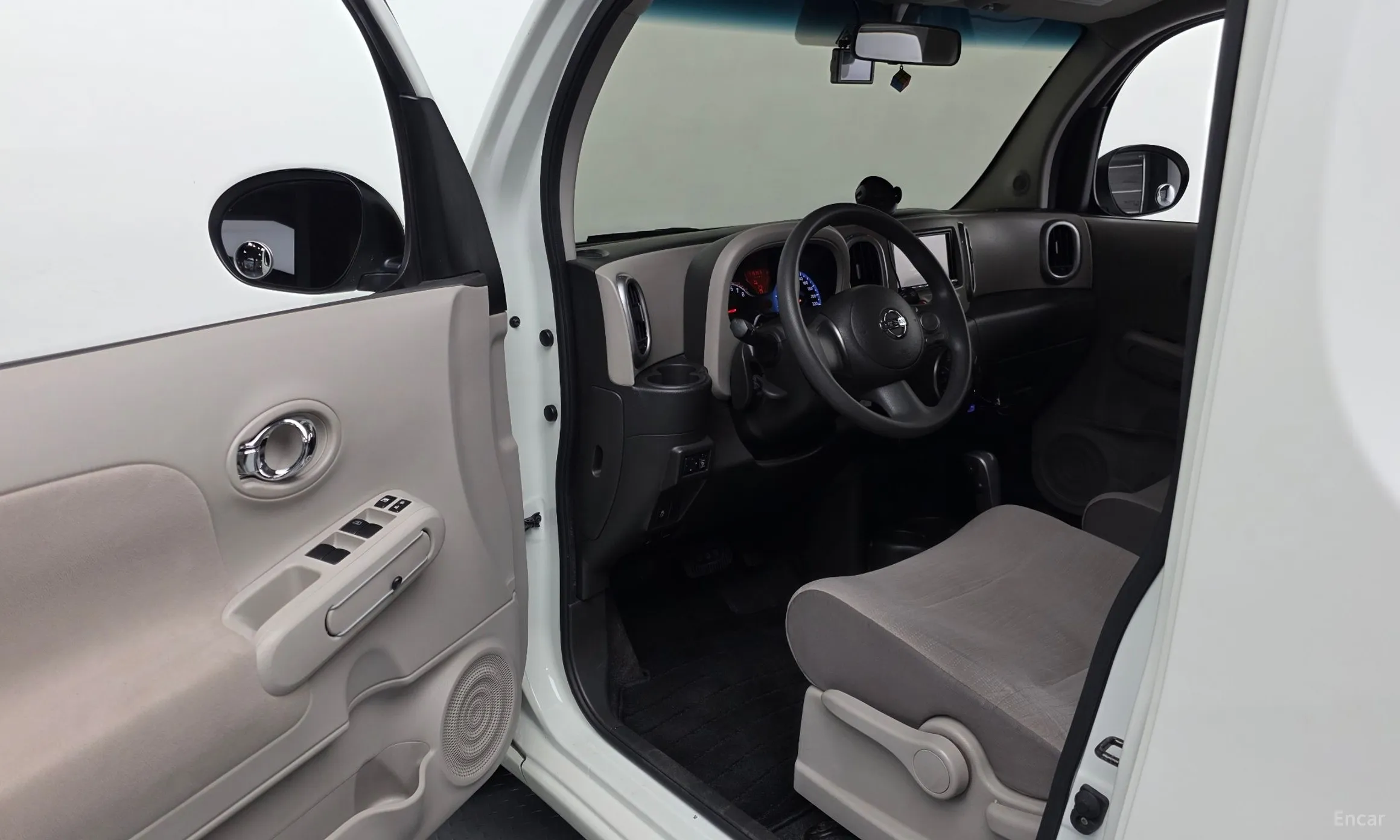 Nissan Cube превью 10