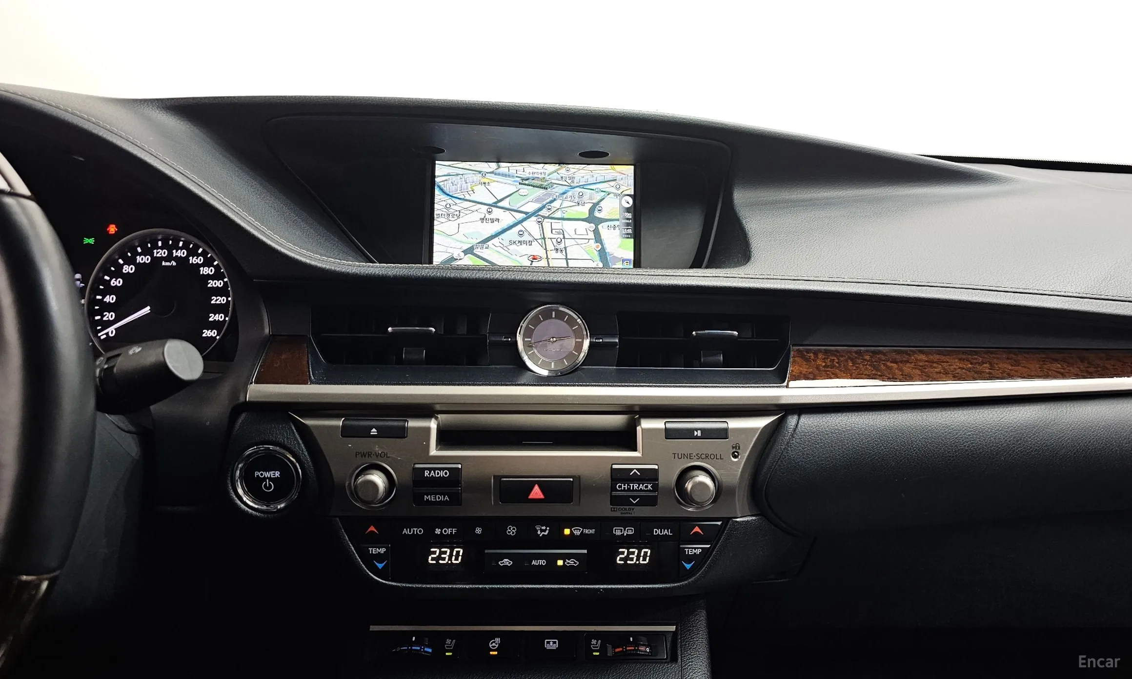 Lexus New ES300h превью 12