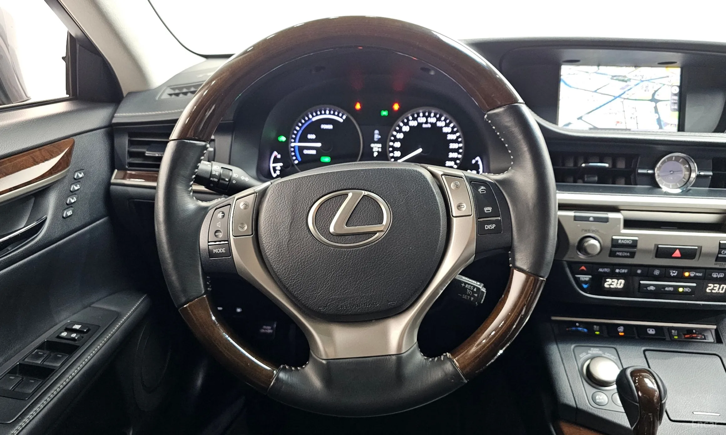 Lexus New ES300h превью 13
