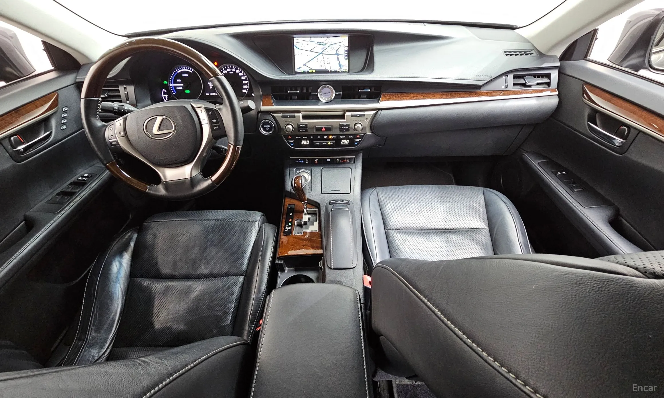 Lexus New ES300h превью 7