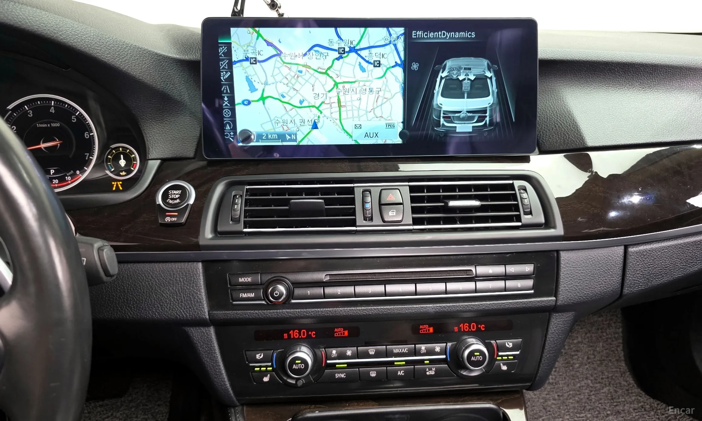 BMW 5 Series (F10) превью 12
