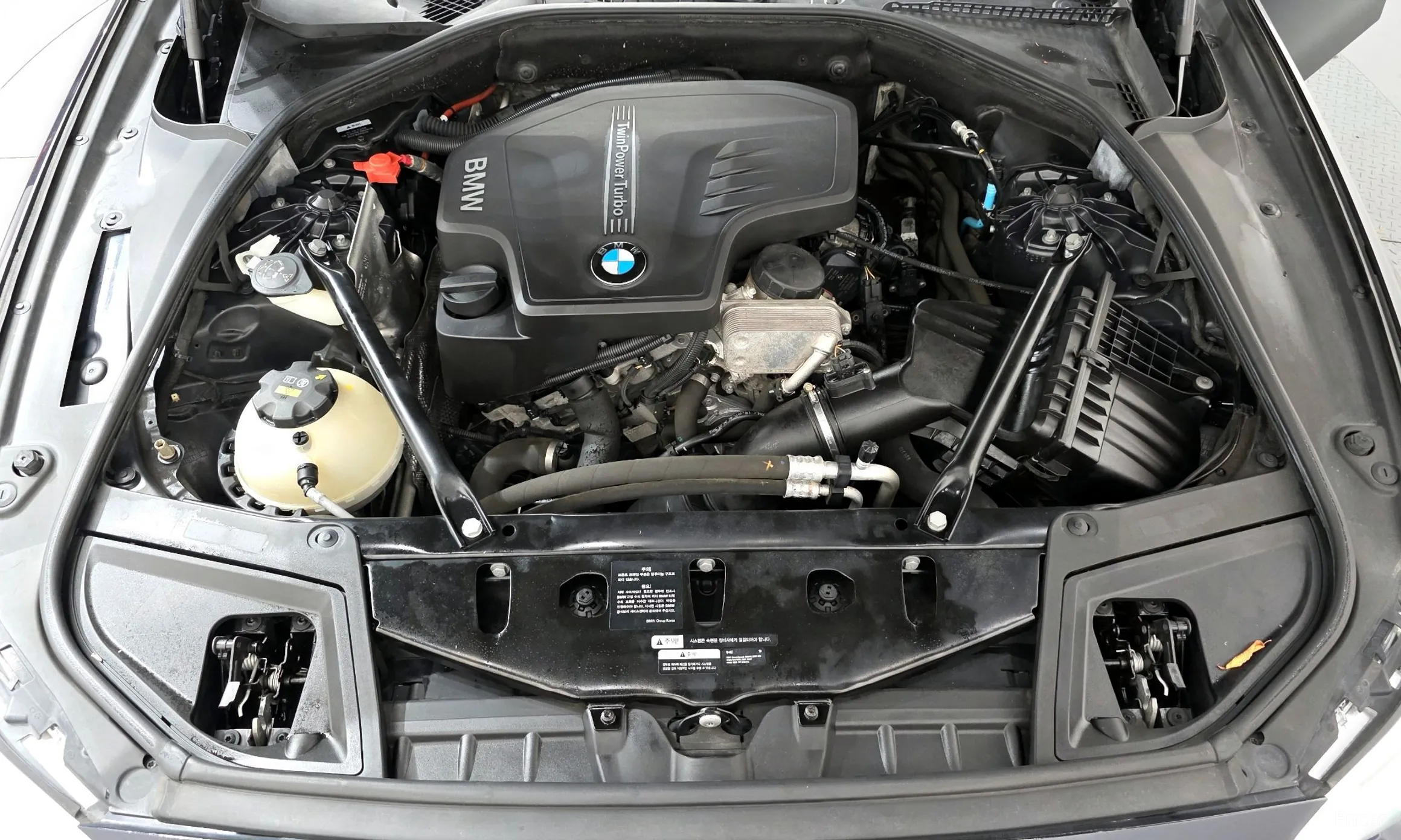 BMW 5 Series (F10) превью 6