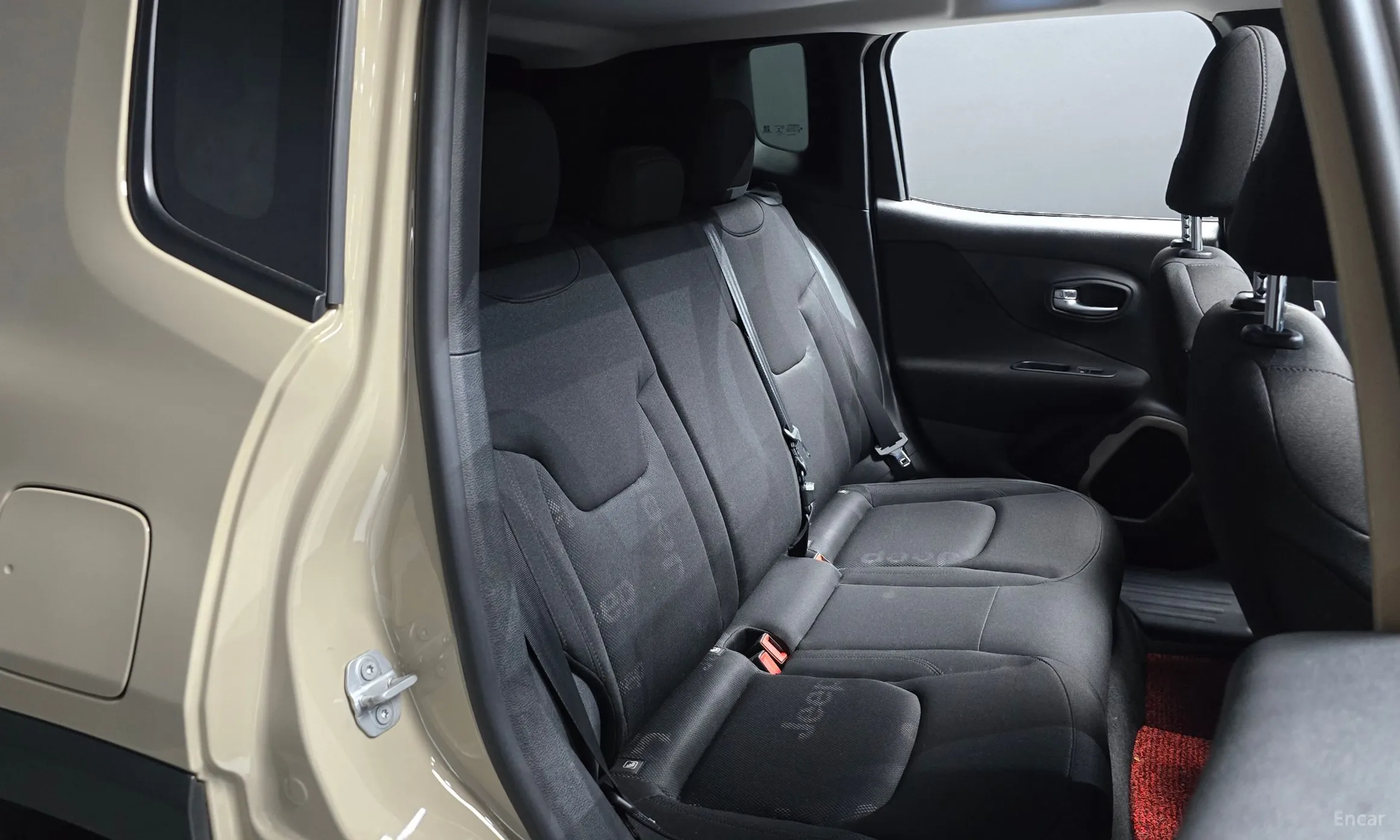 Jeep Renegade превью 11