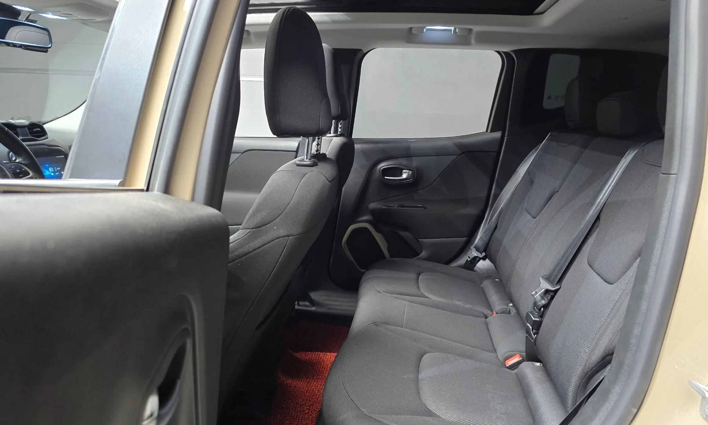 Jeep Renegade превью 12
