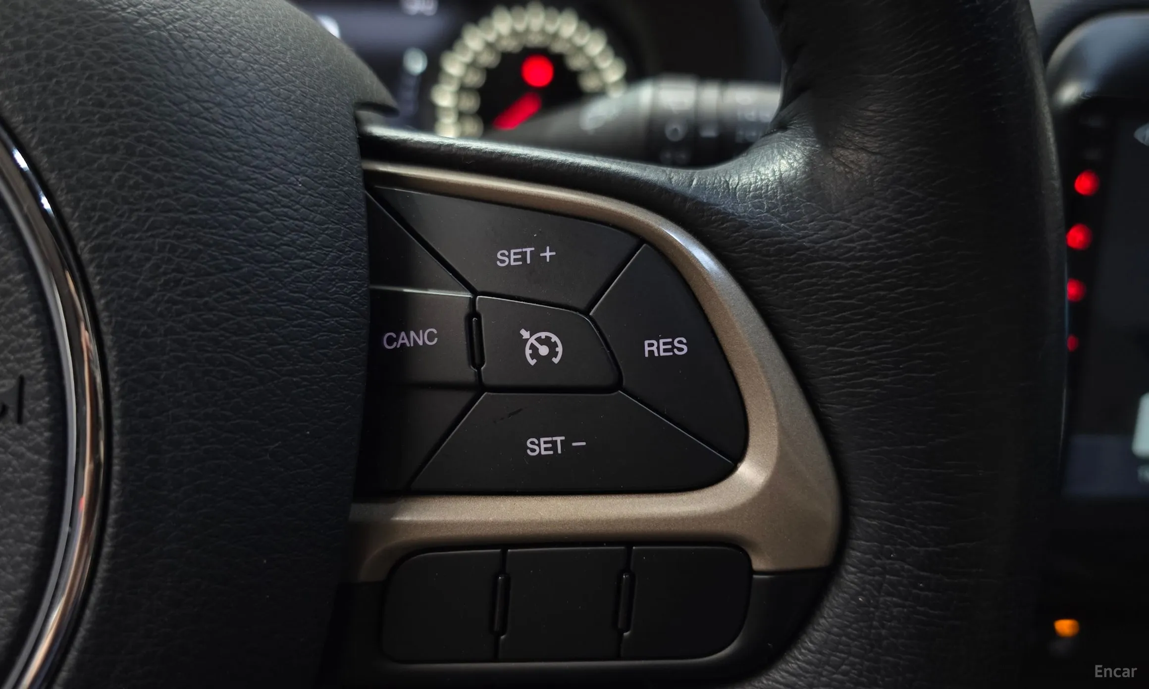 Jeep Renegade превью 20