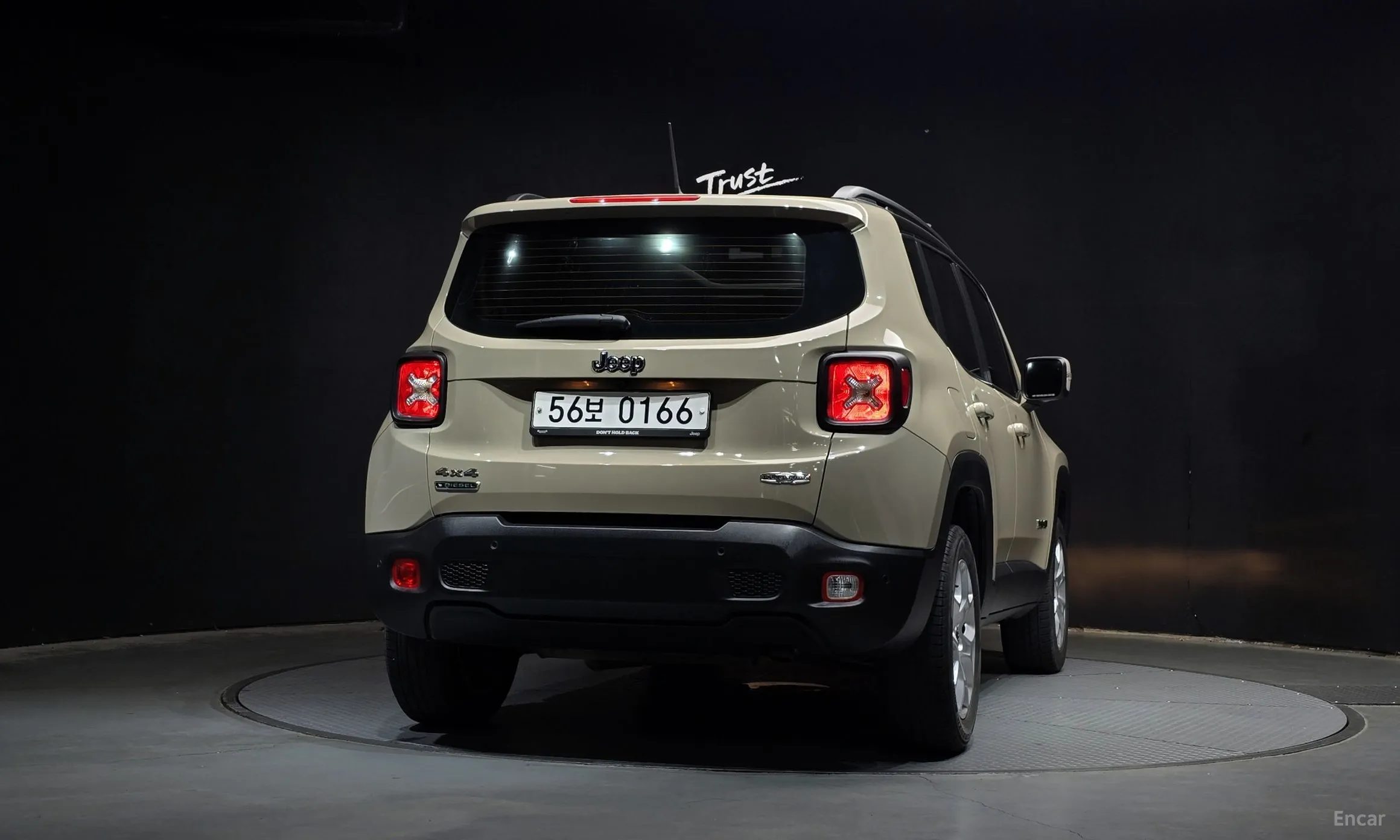 Jeep Renegade превью 4