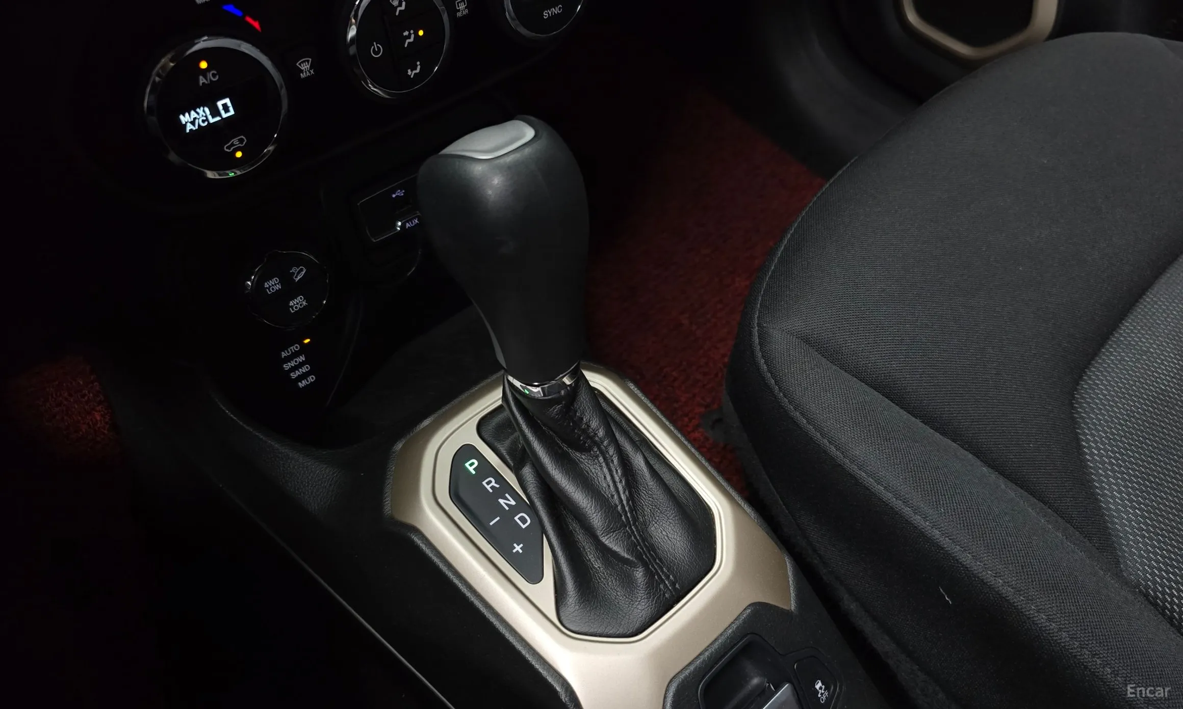 Jeep Renegade превью 9