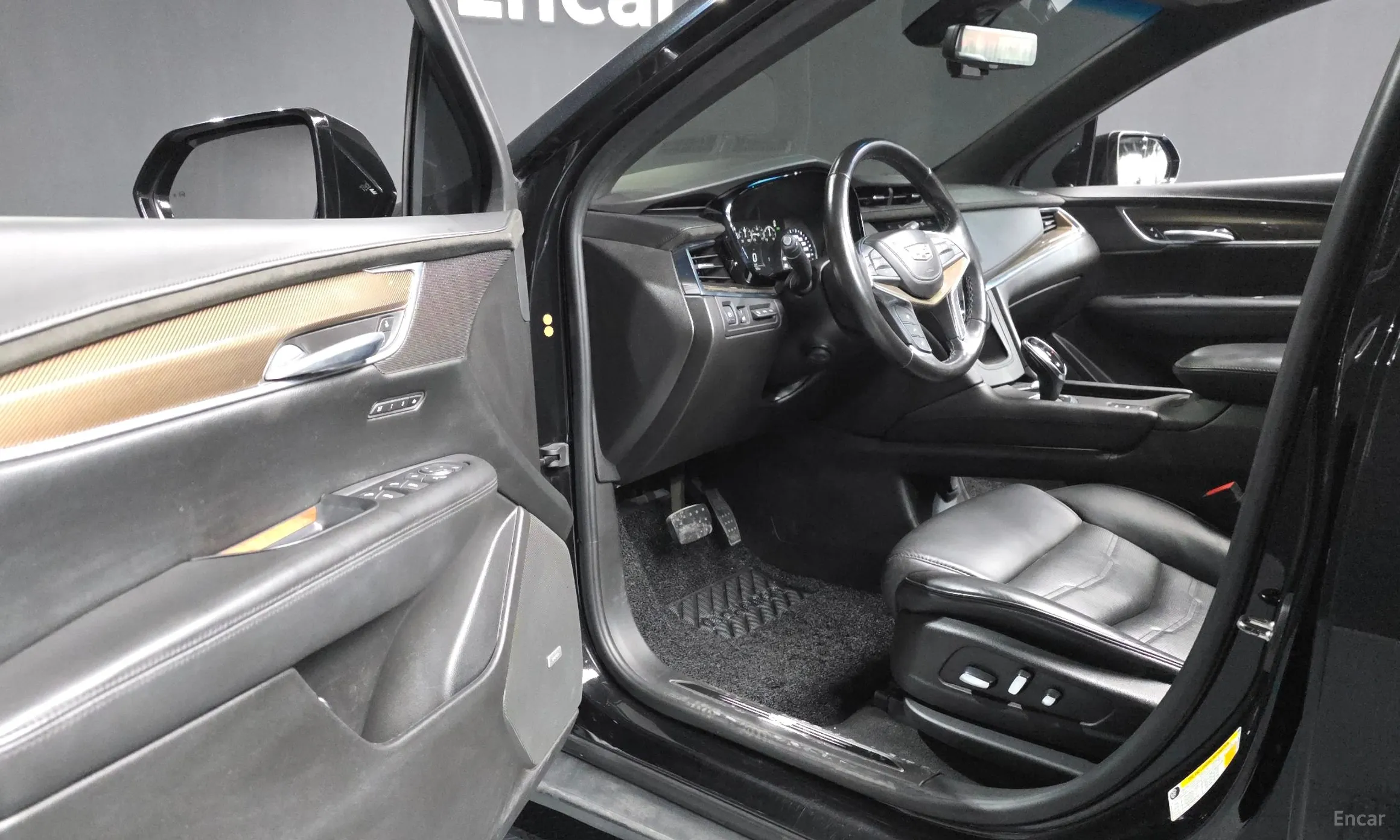 Cadillac XT5 превью 10
