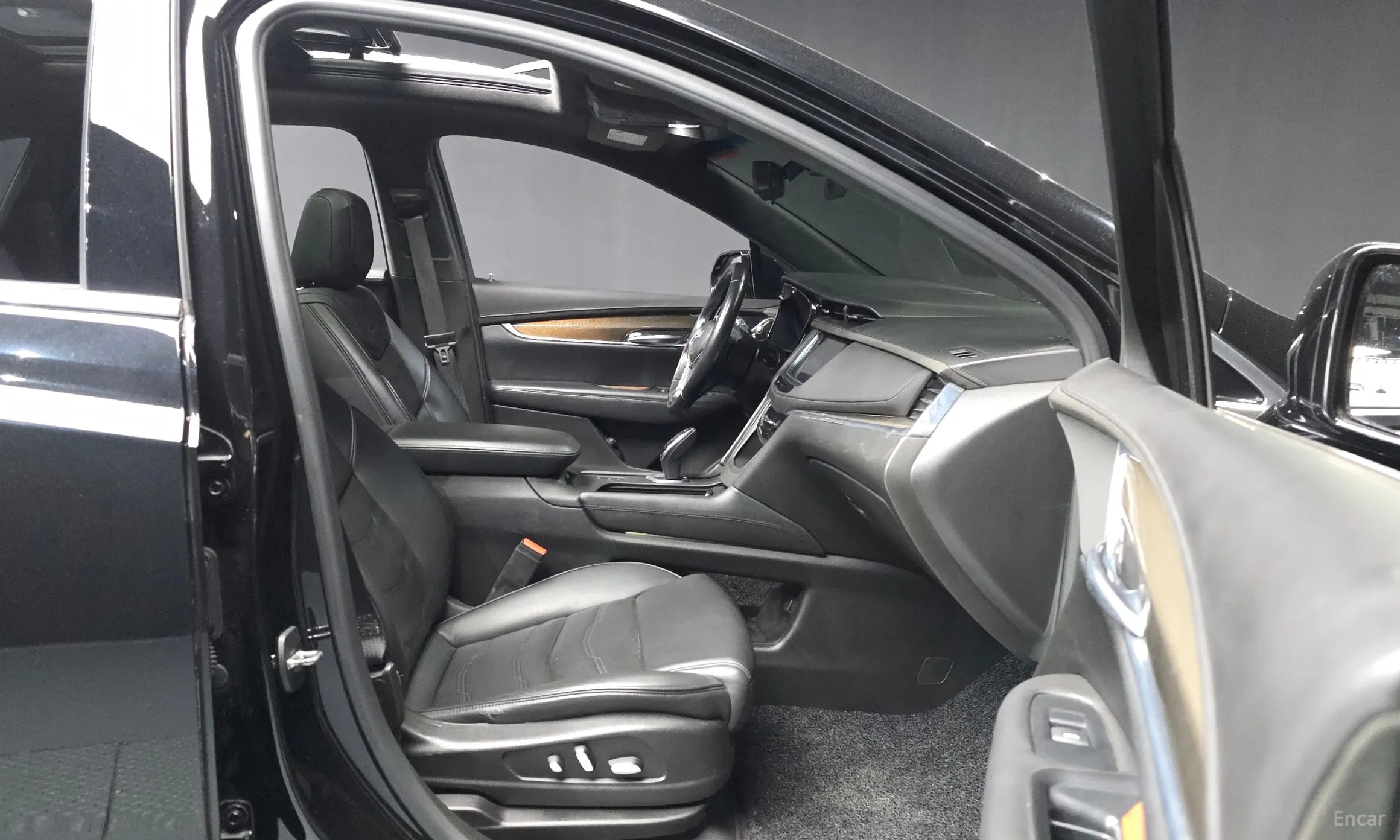 Cadillac XT5 превью 11