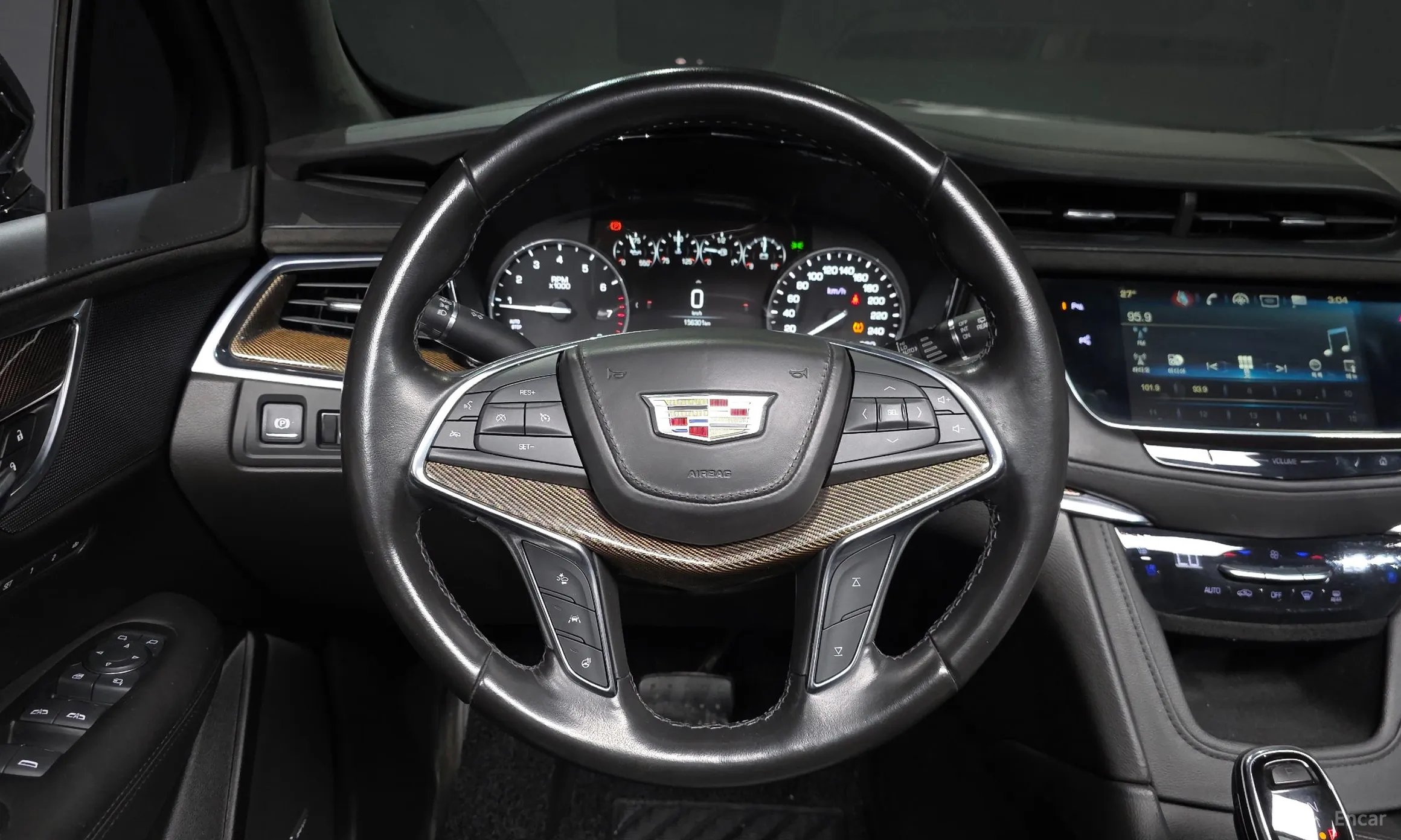 Cadillac XT5 превью 13