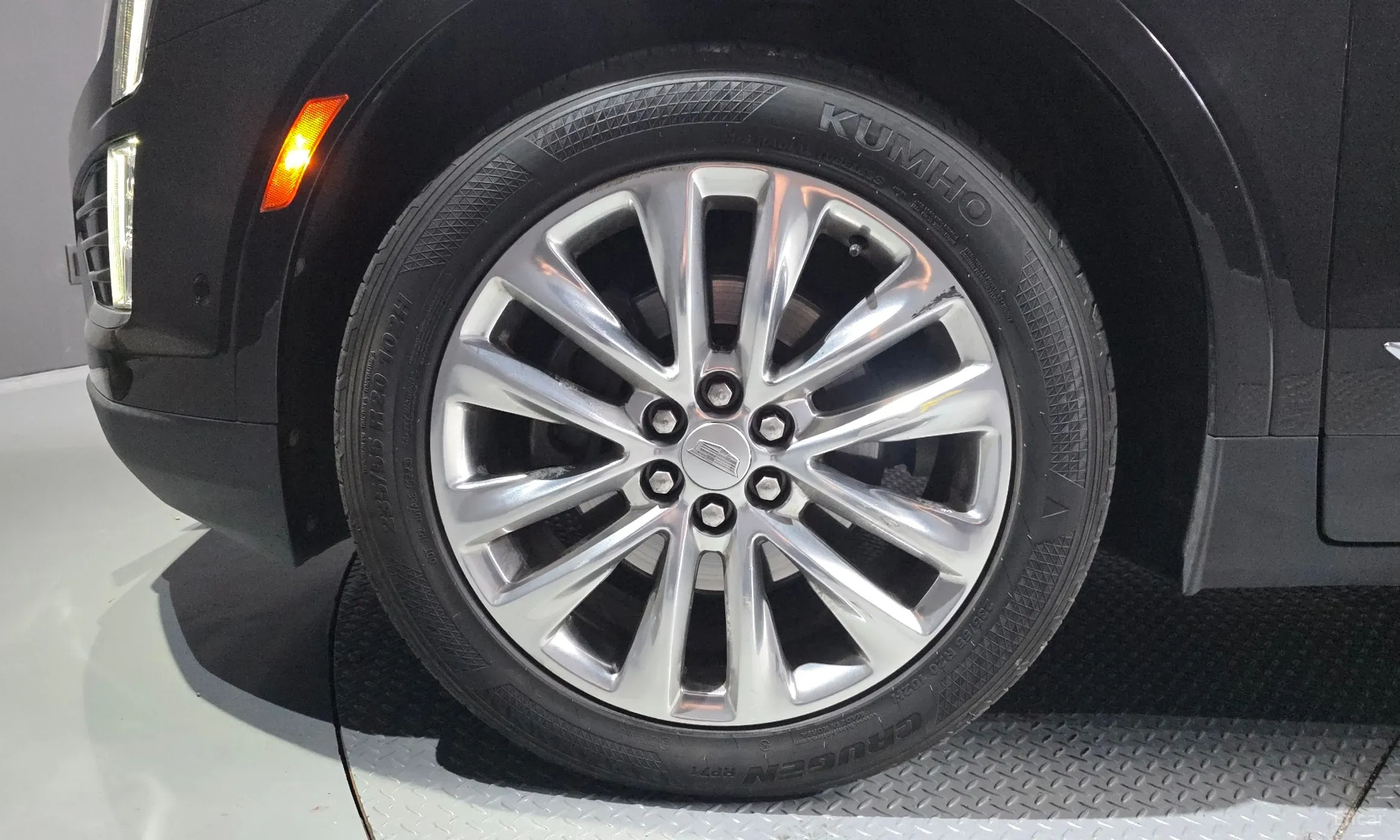 Cadillac XT5 превью 5