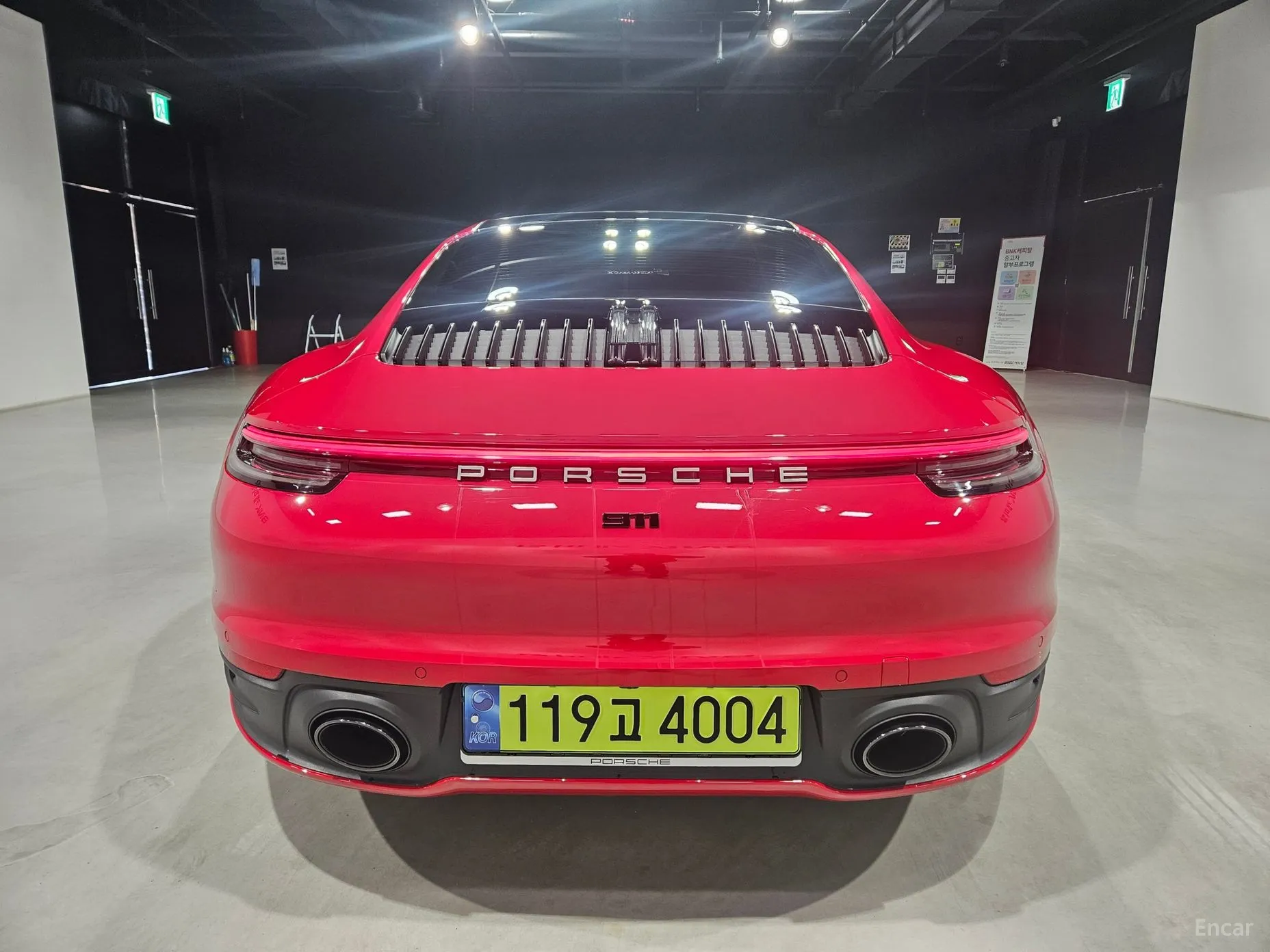 Porsche 911 (992) превью 6