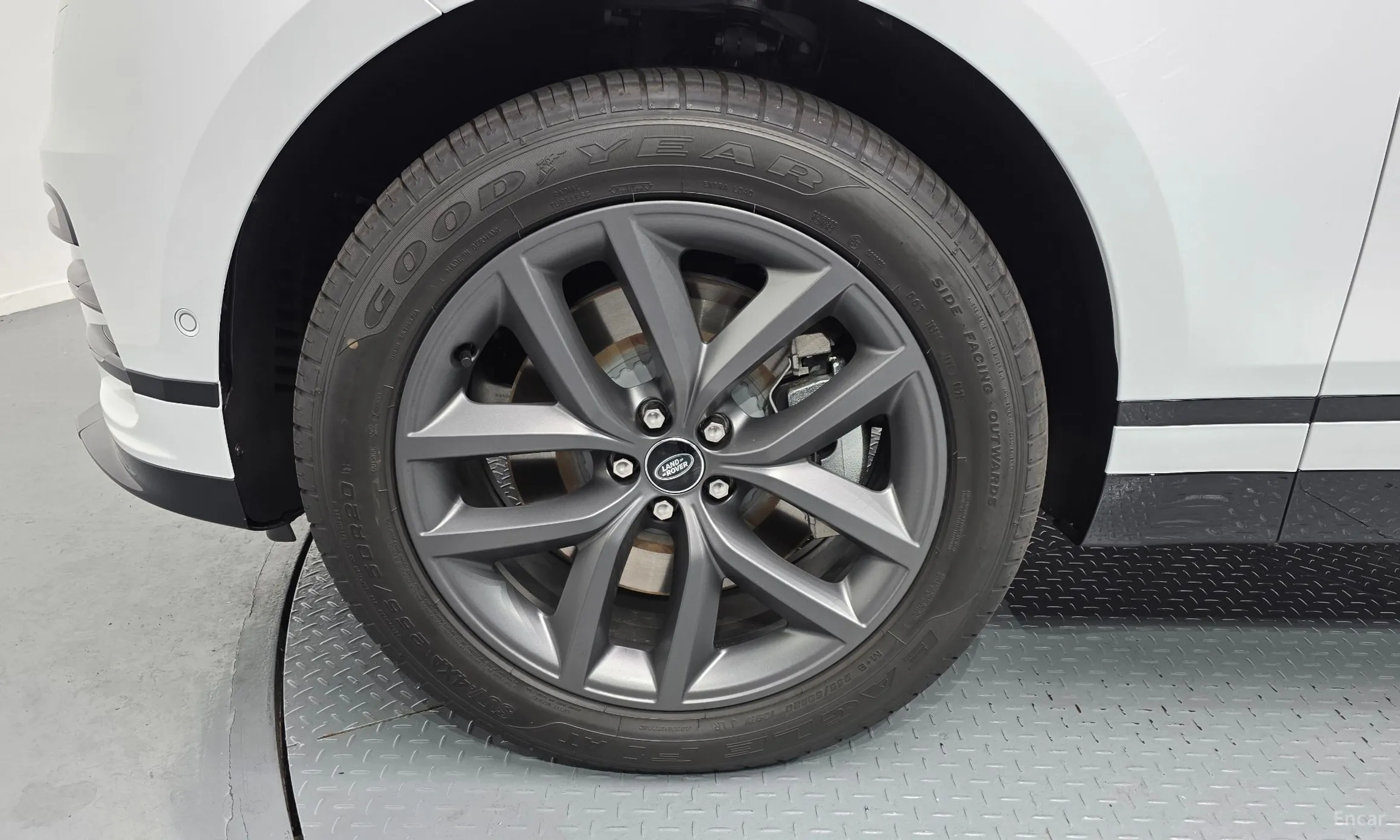 Land Rover Range Rover Bella превью 5
