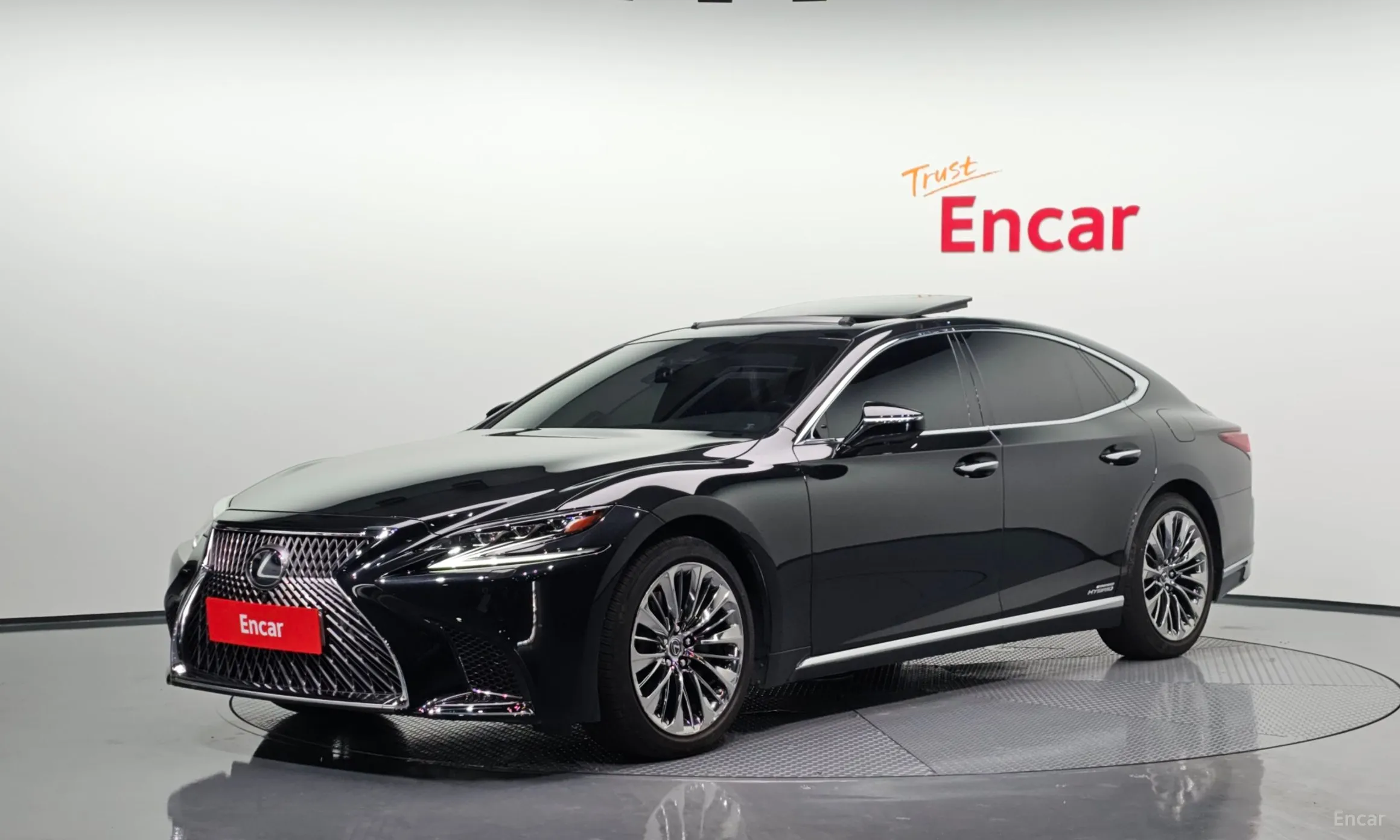 Lexus LS500h Gen 5