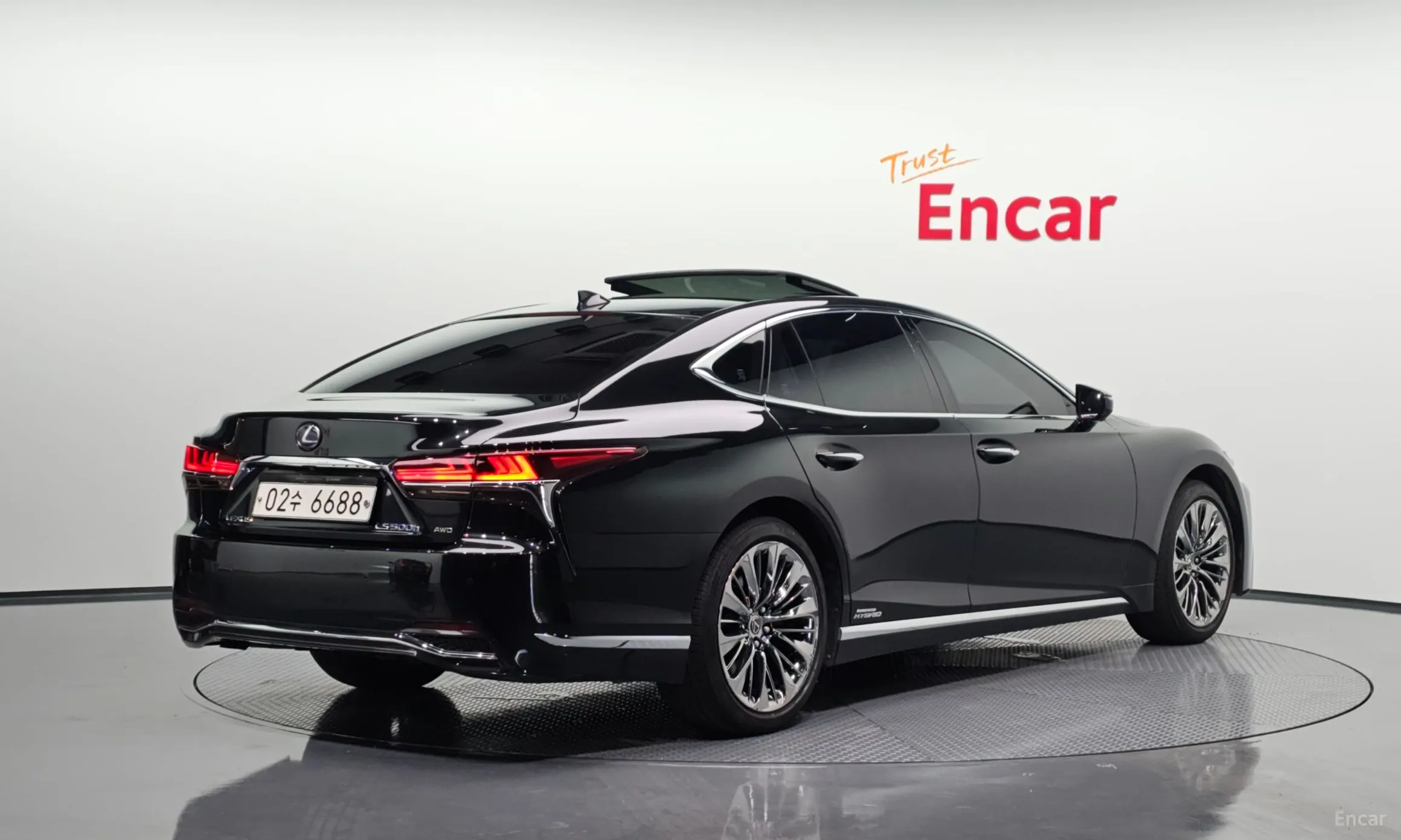 Lexus LS500h Gen 5